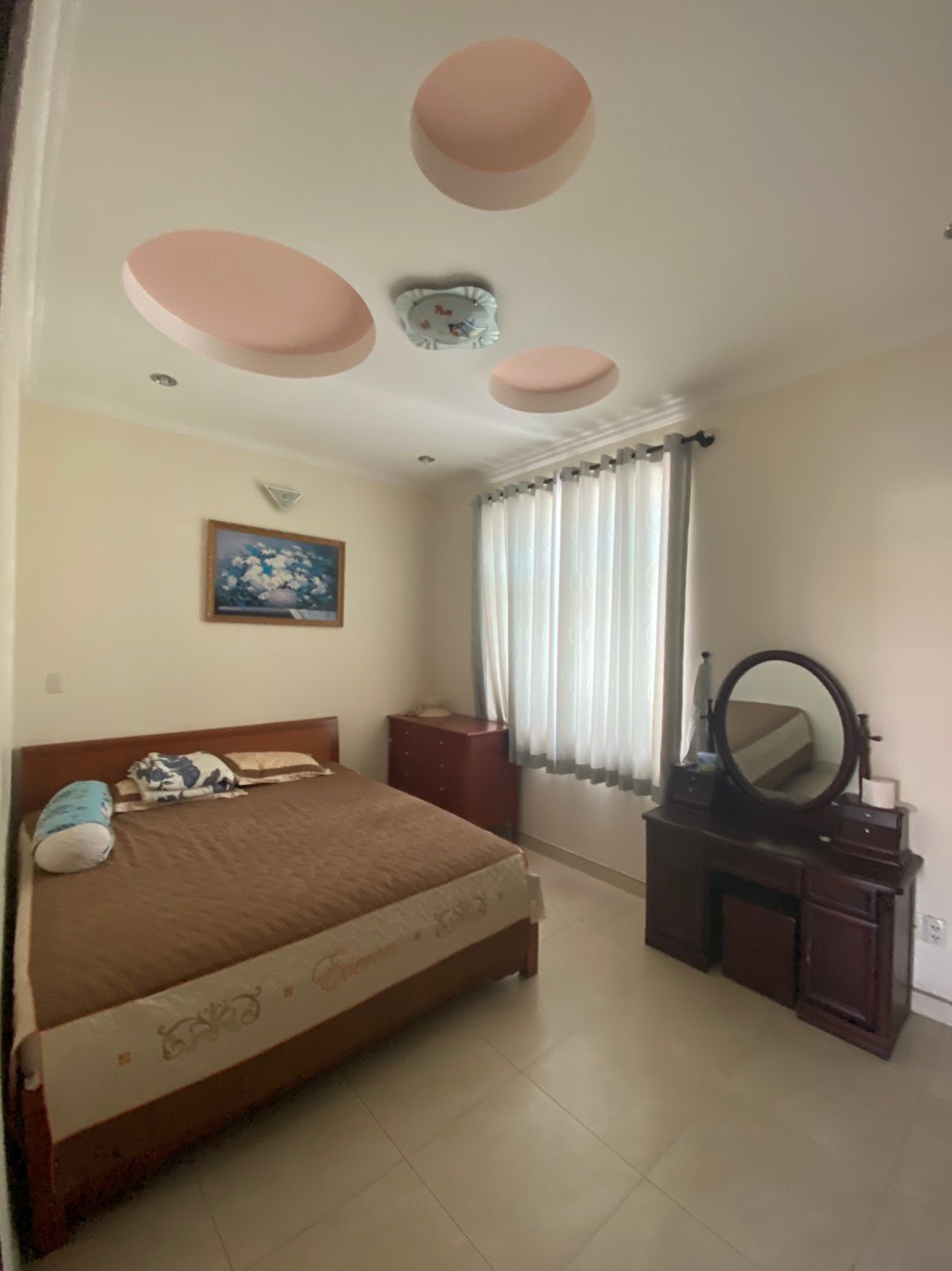 Cho thuê biệt thự liên kế khu Compound Hưng Thái nhà đẹp nội thất cơ bản dọn vào ở ngay hướng nam giá 30tr/tháng còn thương lượng liên hệ xem nhà hotline - 5989