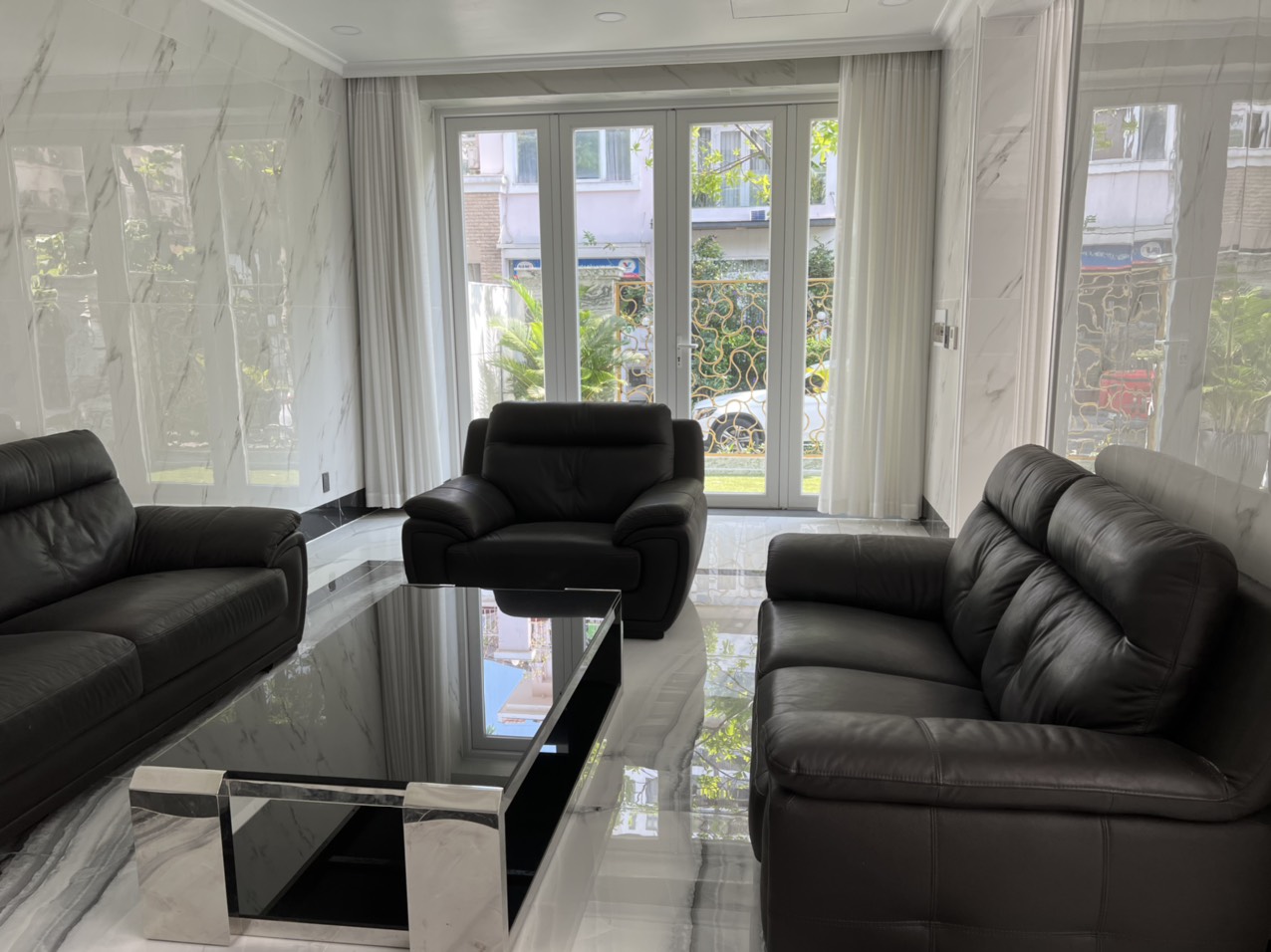 Độc Quyền Cho Thuê Villa Tứ Lập 16m*16m Phú Mỹ Hưng Q7. Nhà Mới 4PN- Nội Thất Hiện Đại - Sang Trọng. Em Thành Luân : hotline - 6007