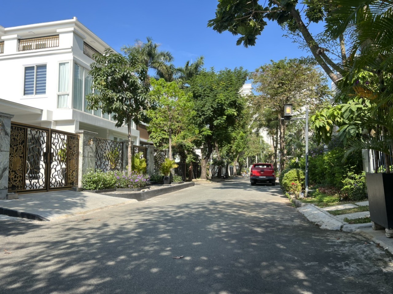 Độc Quyền Cho Thuê Villa Tứ Lập 16m*16m Phú Mỹ Hưng Q7. Nhà Mới 4PN- Nội Thất Hiện Đại - Sang Trọng. Em Thành Luân : hotline - 6005