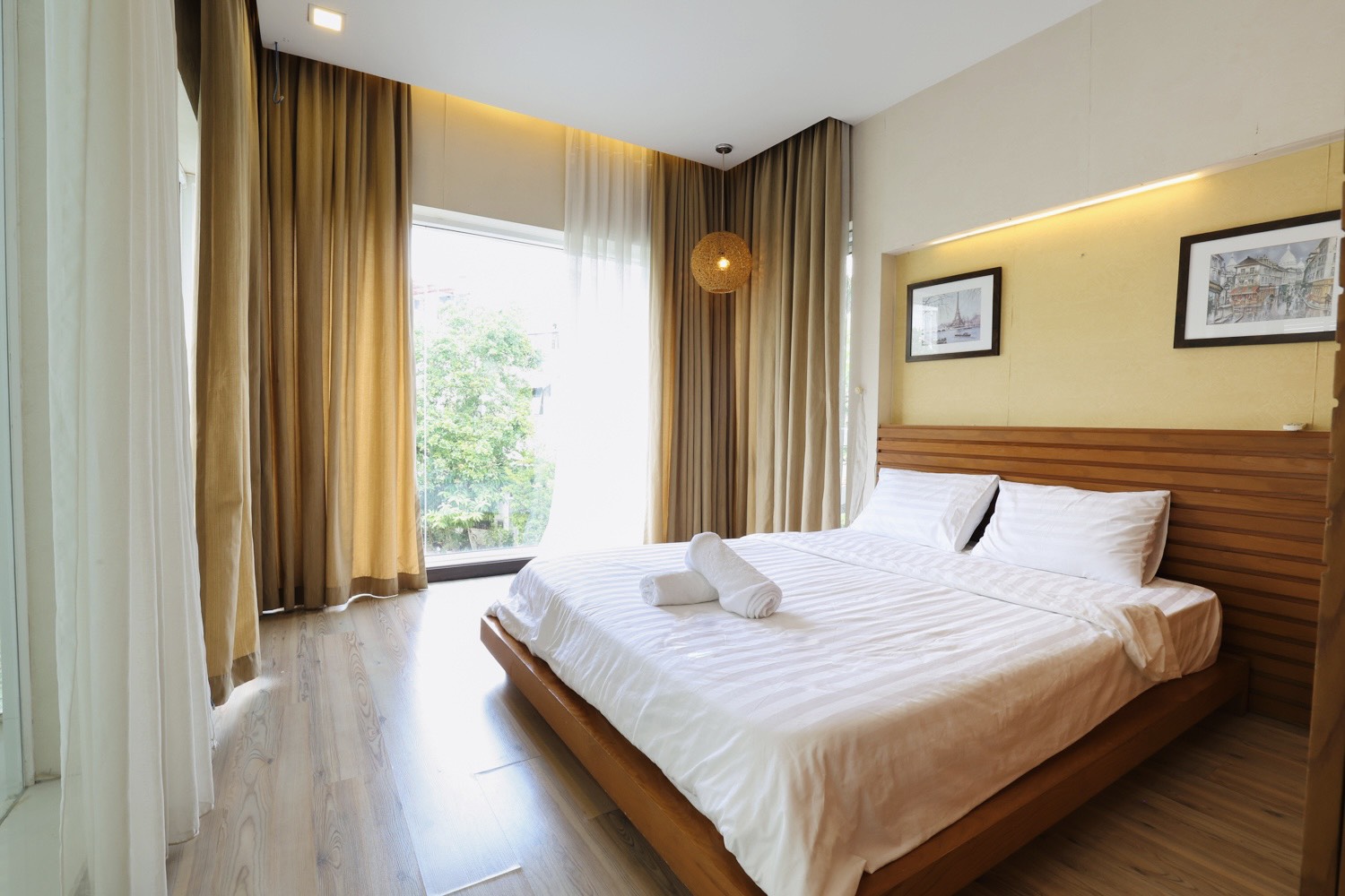 Cho thuê biệt thự Nam Thông, phú mỹ hưng, quận 7. Diện tích: 450m, 4 phòng ngủ, nội thất đẹp, có hồ bơi. Gía chỉ có 85tr/ tháng. Liên hê: hotline Ngọc Thư ( zalo, viber) - 6055