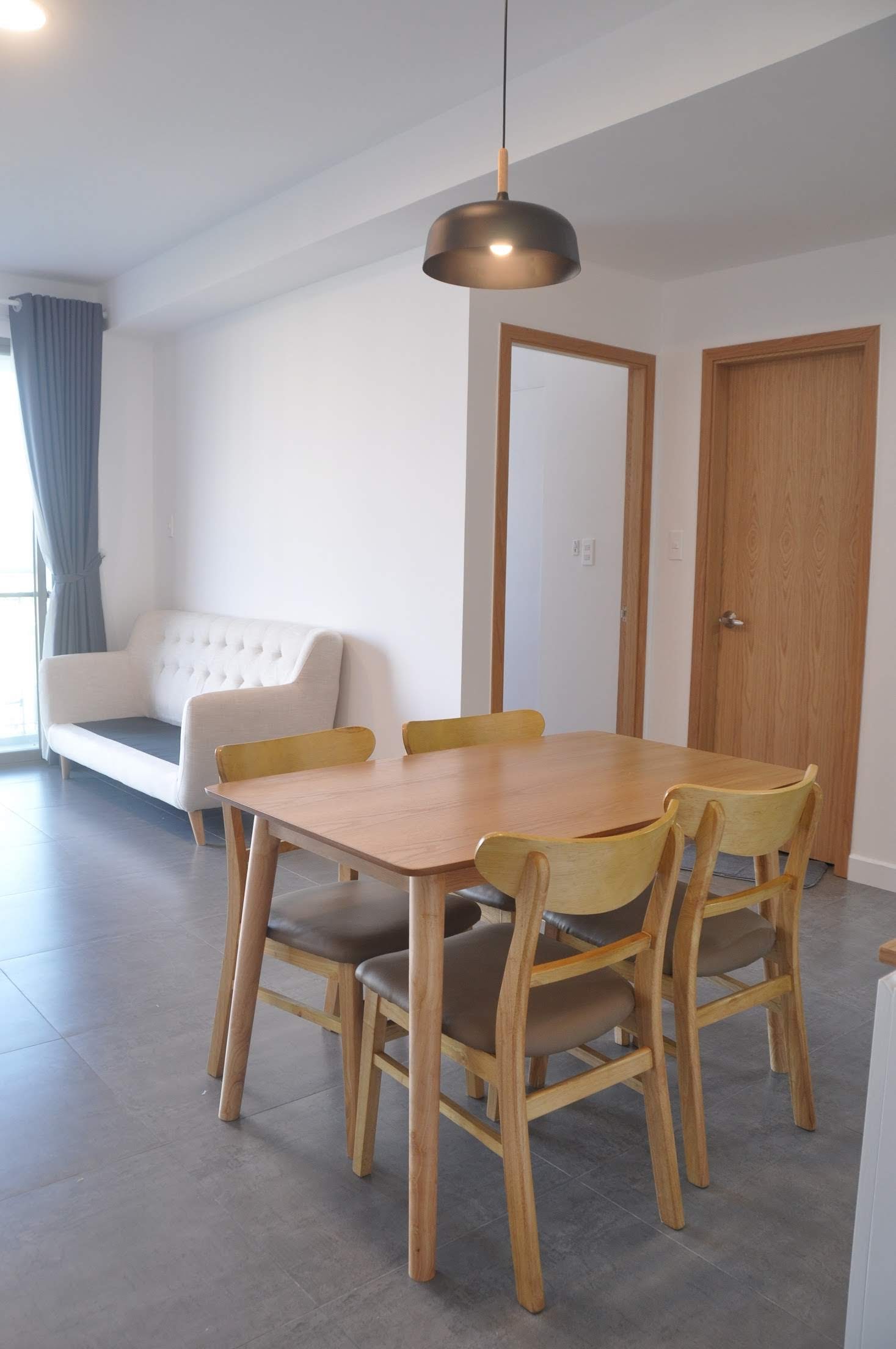 Cho thuê căn hộ Hưng Phúc phú mỹ hưng quận 7. Diện tích: 78m, 2 phòng ngủ, 2wc. Lầu cao, nội thất đầy đủ. Gía chỉ 18tr/ tháng. Liên hệ: hotline Ngọc Thư ( zalo, viber) - 6101