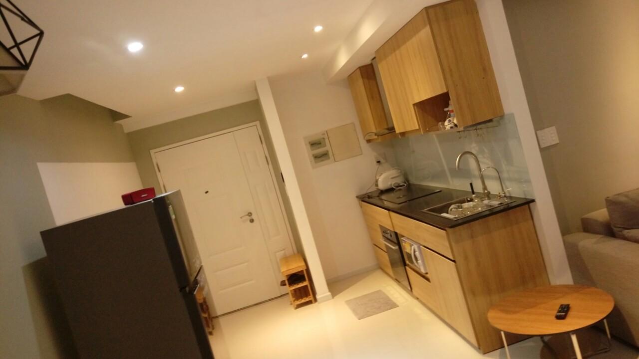 Cho thuê căn hộ Scenic Vallay Phú Mỹ Hưng. Diện tích 80m, 2 phòng ngủ, 2 wc. Nội thất cao cấp. Giá chỉ 20 triệu/ tháng. Quý khách xem nhà liên hệ: hotline Ngọc Thư ( zalo, viber) - 6112