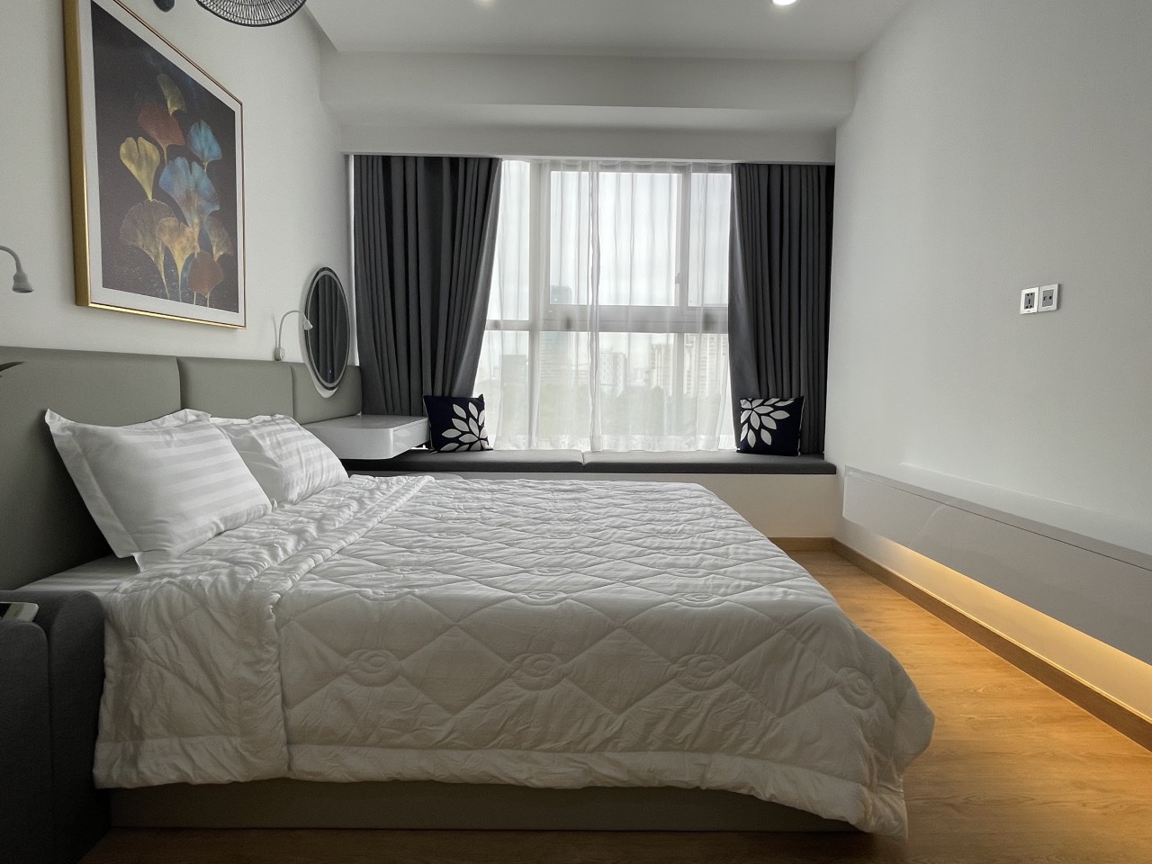 Cần bán căn hộ cao cấp Midtown, Phú Mỹ Hưng. Diện tích: 110m, 3 phòng ngủ, nội thất cao cấp. View sông Giá chỉ: 10 tỷ . Quý khách xem nhà liên hệ: hotline Ngọc Thư ( zalo, viber) - 6229
