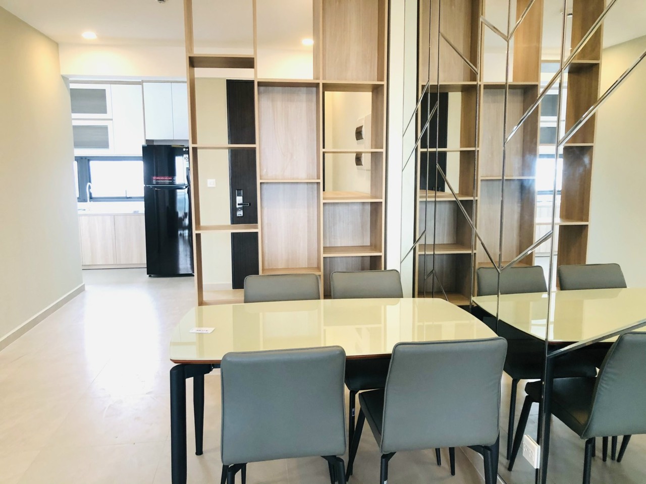 Cho thuê căn hộ Hưng Phúc phú mỹ hưng quận 7. Diện tích: 79m, 2 phòng ngủ, view biệt thự, nội thất cao cấp. Gía chỉ 20tr/ tháng. Liên hệ: hotline  Ngọc Thư ( zalo, viber ) xem nhà - 6311
