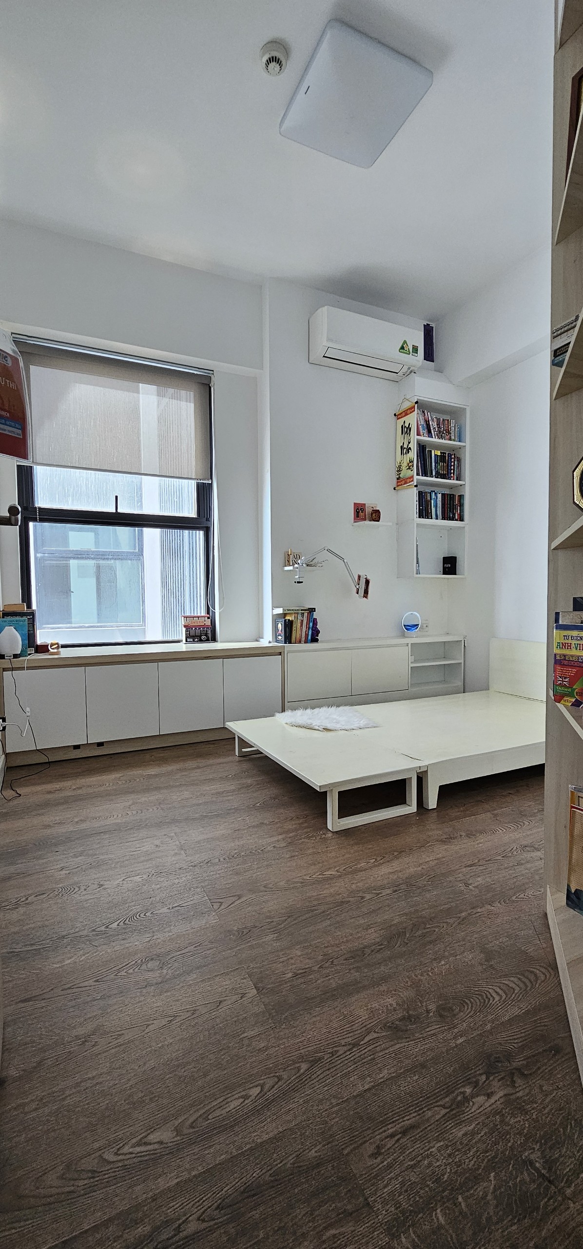 Bán căn hộ Hưng Phúc 2 phú mỹ hưng, quận 7. Diện tích 80m, 2 phòng ngủ, 2wc. Căn hộ 2 view đường và Biệt thự thoáng mát.  Nhà  đang ở được đầu tư kỹ. Gía chỉ 5.9 tỷ . Qúy khách xem nhà liên hệ: hotline Ngọc Thư - 6532