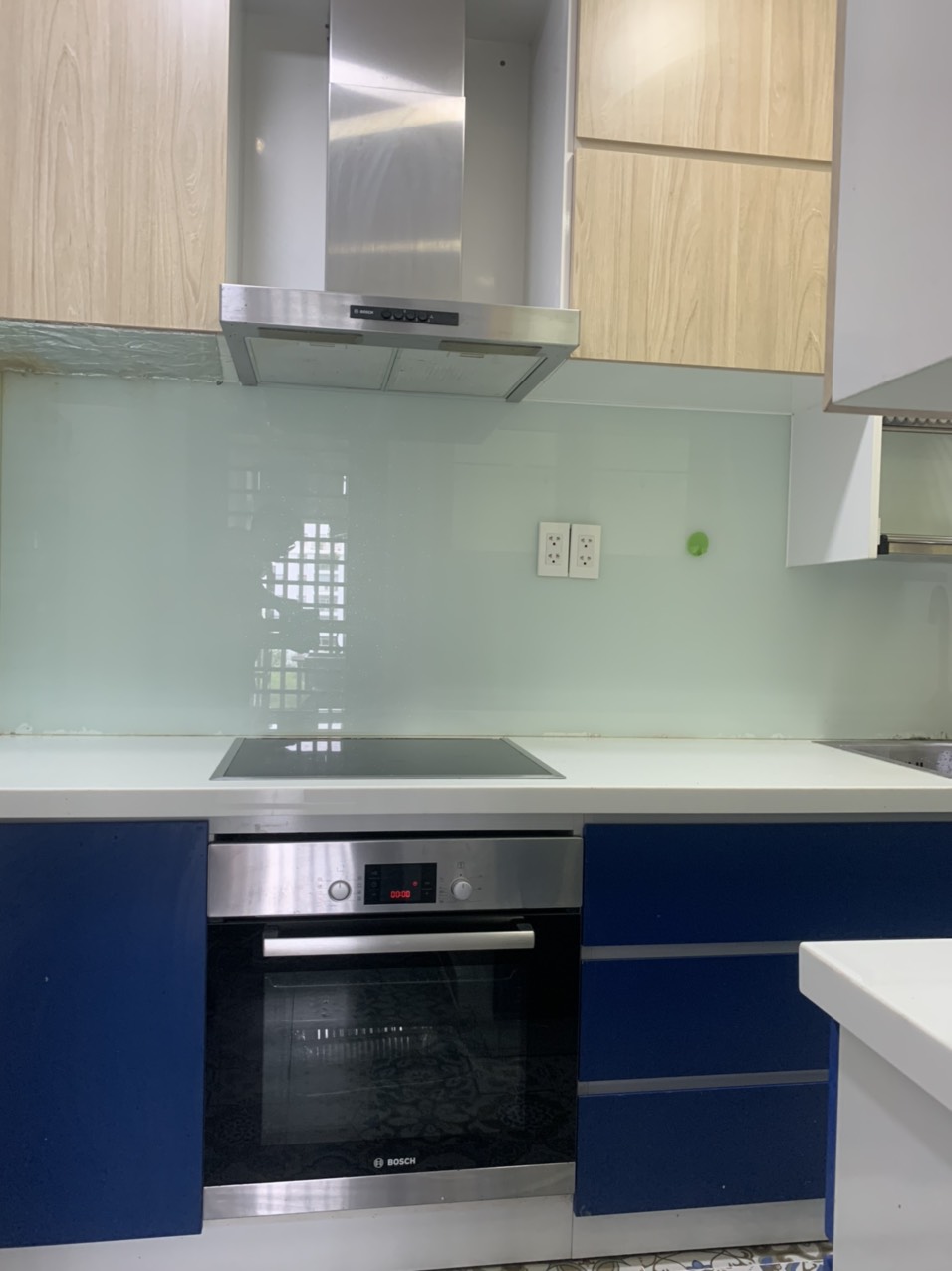Cần bán căn hộ Hưng phúc Residence Phú Mỹ Hưng. Diện tích:  78m, 2 phòng ngủ,2wc, nội thất đầy đủ, nhà đẹp. Giá chỉ: 4,9 tỷ ( sổ hồng ). Quý khách xem nhà liên hệ: hotline Ngọc Thư ( zalo, viber) - 6597