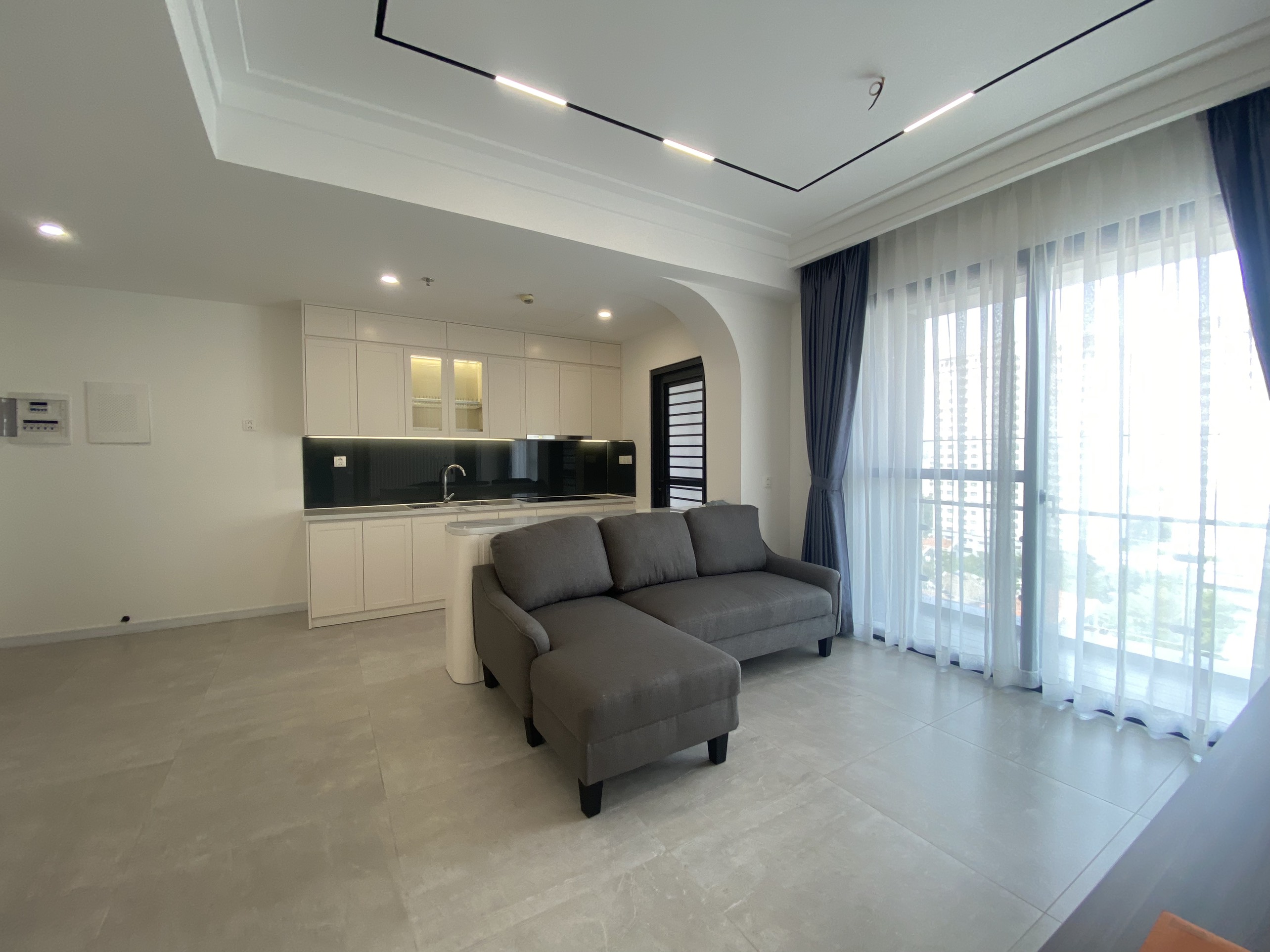 Bán căn hộ cao cấp The Antonia, phú mỹ hưng, quận 7. Diện tích: 78m, 2 phòng ngủ, Nhà nội thất hiện đại, sang trọng, lầu cao.  Gía chỉ 7 tỷ . Qúy khách xem nhà liên hệ: hotline Ngọc thư ( zalo, viber)