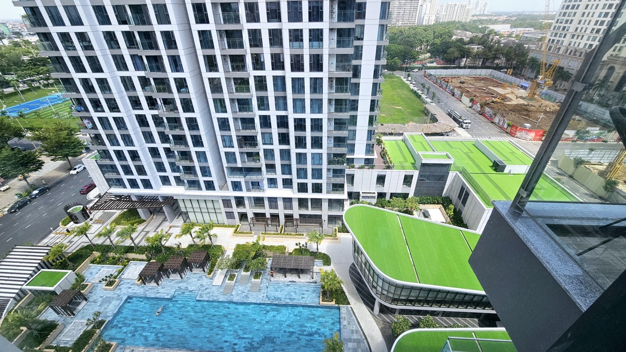 Cho thuê căn hộ Cardinal Court- phú mỹ hưng- quận 7. Diện tích: 78m, 2 phòng ngủ, view hồ bơi,  nội thất mới 100%, giá chỉ 30tr/ tháng. Anh chị xem nhà liên hệ: hotline Ngọc Thư
