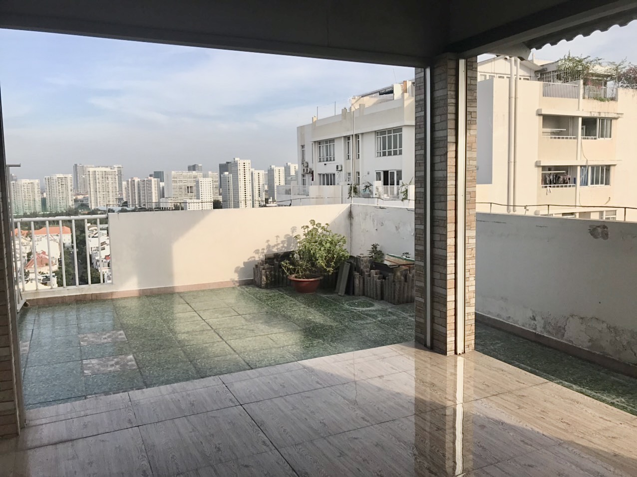 Cho thuê Penthouse Sky Garden 3, Phú Mỹ Hưng, 206 m2, Có sân thượng, Nhà đẹp siêu rộng phù hợp với gia đình lớn. Lh: hotline (Đình Hải) - 6801