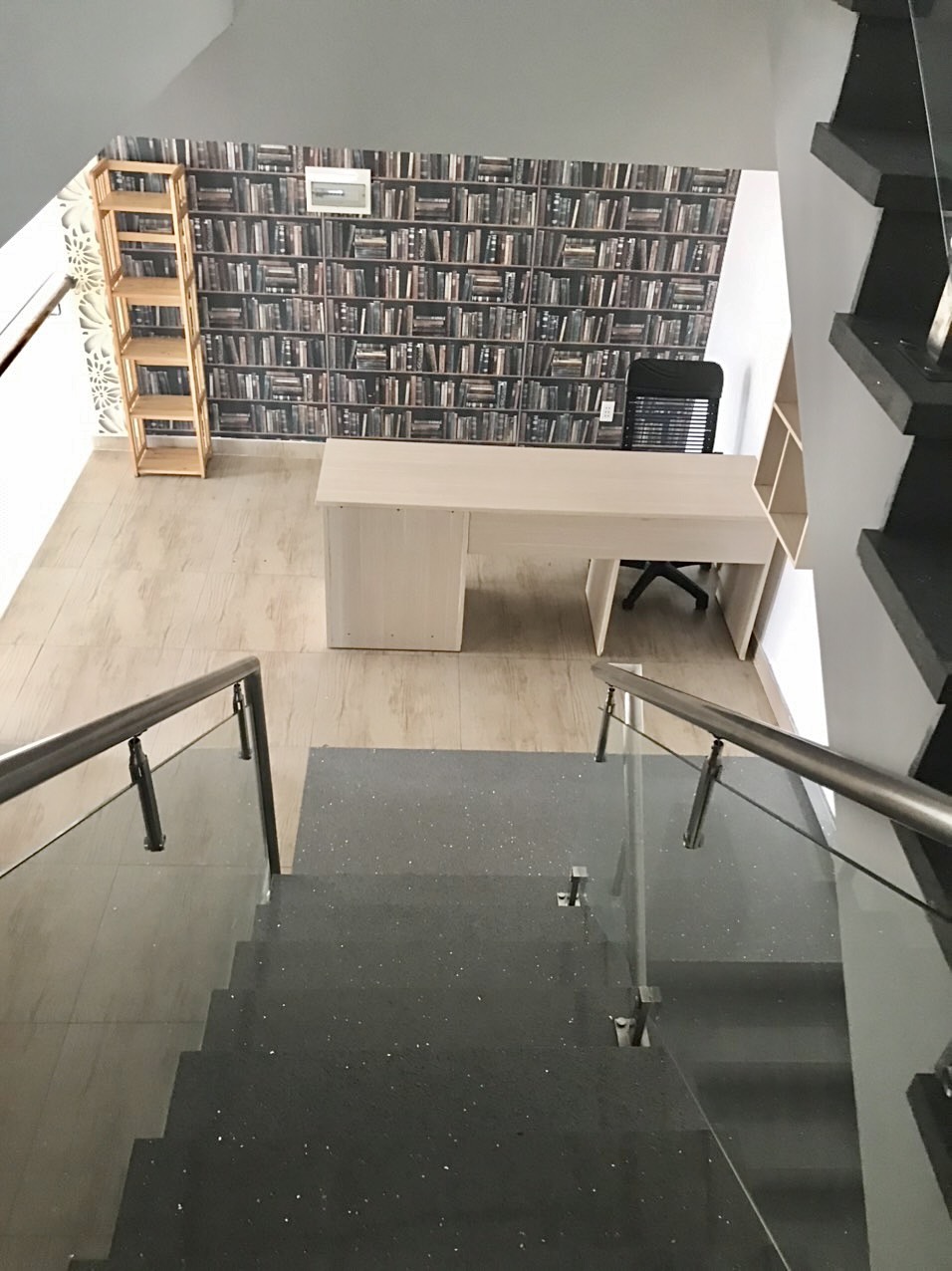 Cho thuê Penthouse Sky Garden 3, Phú Mỹ Hưng, 206 m2, Có sân thượng, Nhà đẹp siêu rộng phù hợp với gia đình lớn. Lh: hotline (Đình Hải) - 6804