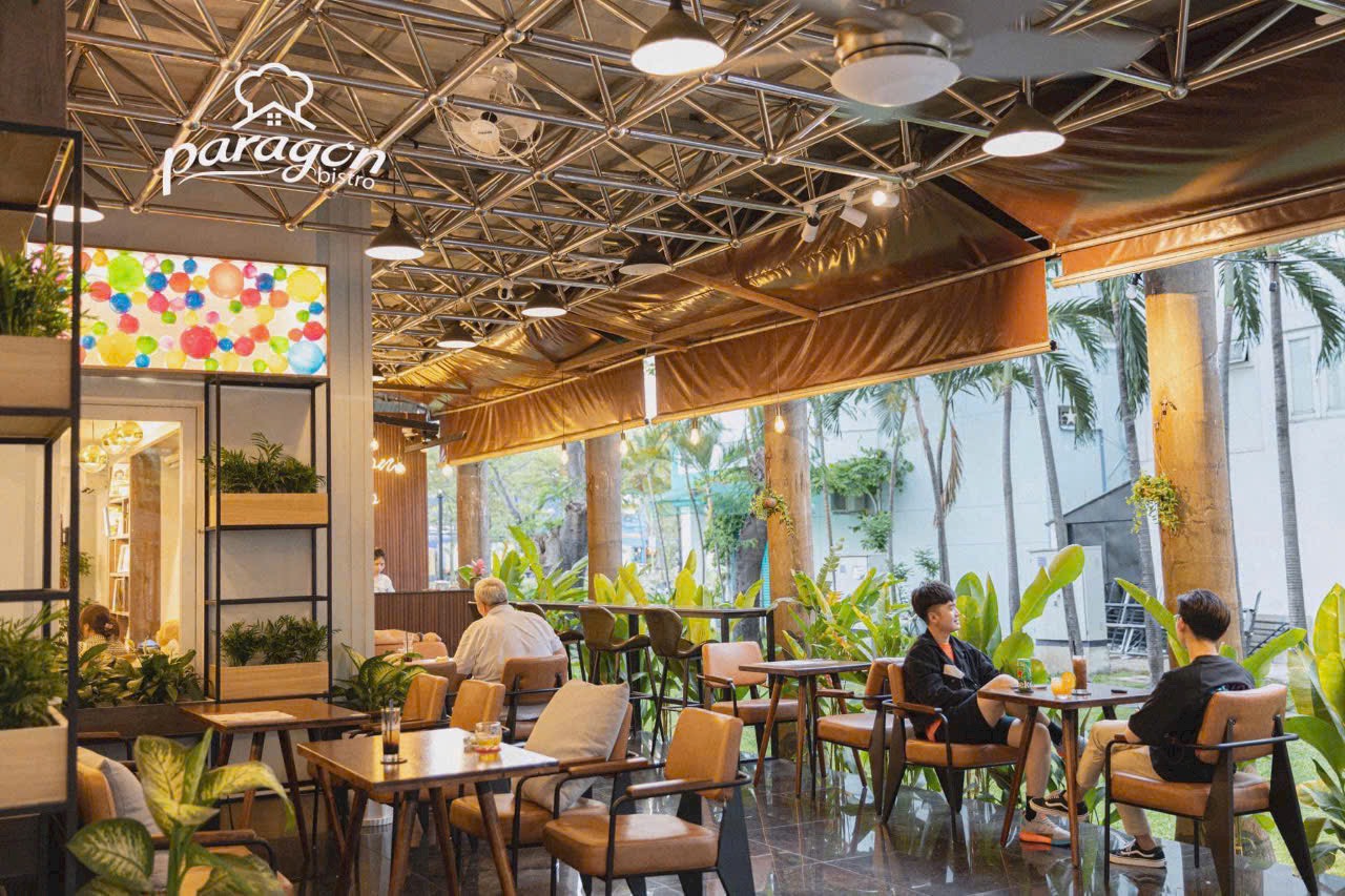 Bán Nhanh Khách Sạn Căn Góc Công Viên Phú Mỹ Hưng - Quận 7. Diện Tích: 8x18.5m - Hiện Trạng Nhà Mới - Nội Thất Đầy Đủ. Mặt Tiền Trước Sau Thông Thoáng - Thuận Tiện Duy Chuyển. Hiên Đang Có 18 Phòng Đang Hoạt Động Với Hợp Đồng Thuê Còn 4 Năm. Phòng Đẹp Sạch Sẽ. Quý AC Quan Tâm Vui Lòng Liên Hệ: hotline Em Thành Luân. Cảm Ơn AC Đã Xem Tin - 6815