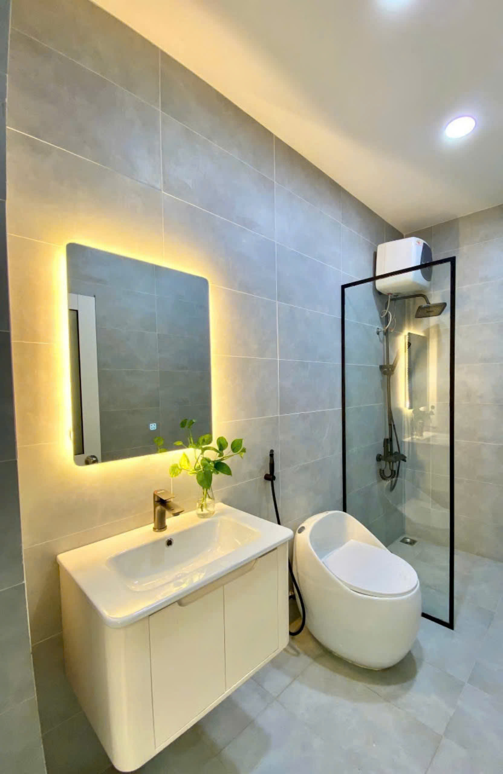 Bán nhanh Căn hộ Sky Garden 3, Phú Mỹ Hưng, Q.7, 71 m2, 3PN, Nhà mới 100%. Giá chỉ 4.5 tỷ. Liên hệ: hotline ( Đình Hải) - 6831