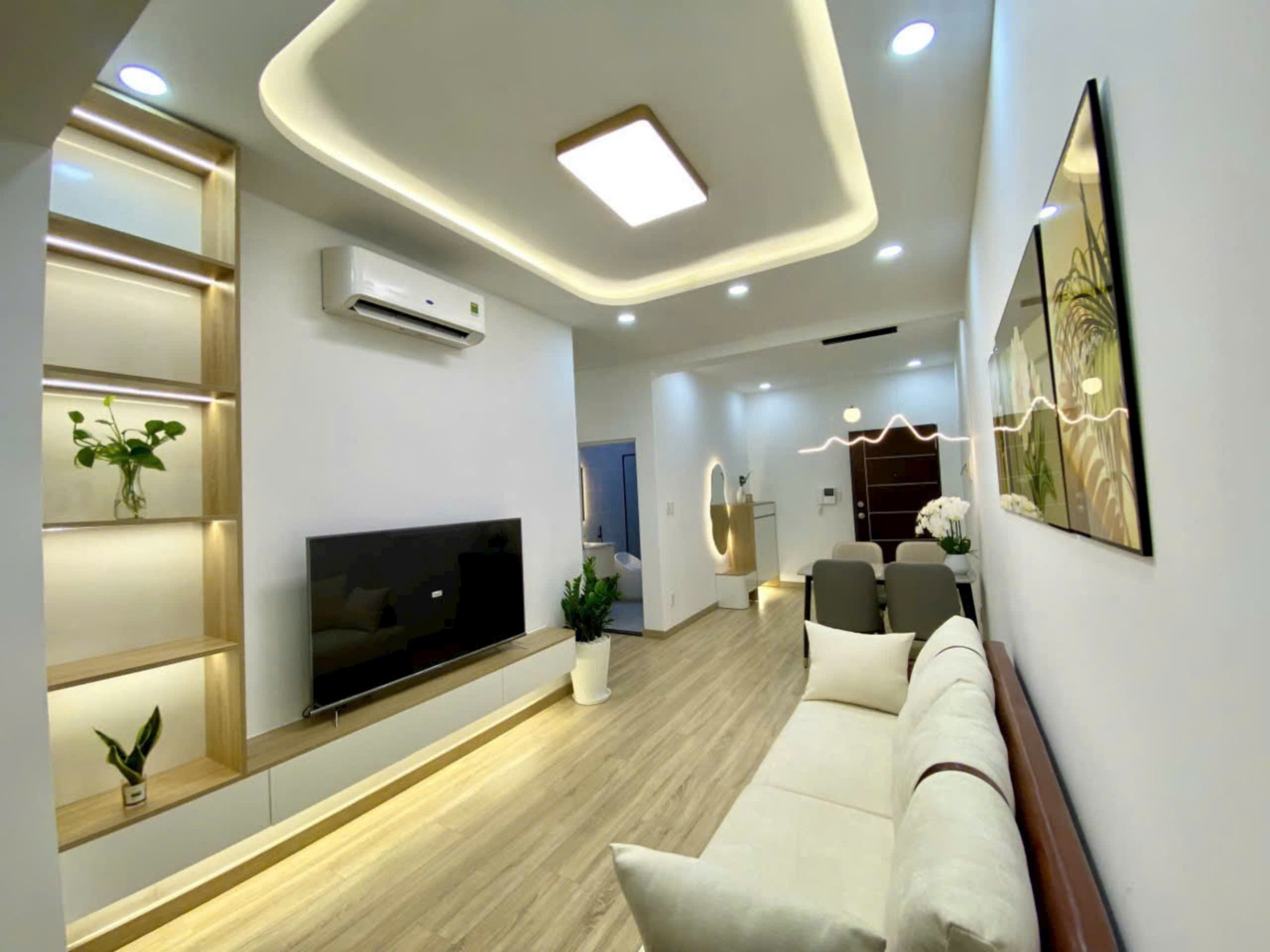 Bán nhanh Căn hộ Sky Garden 3, Phú Mỹ Hưng, Q.7, 71 m2, 3PN, Nhà mới 100%. Giá chỉ 4.5 tỷ. Liên hệ: hotline ( Đình Hải)