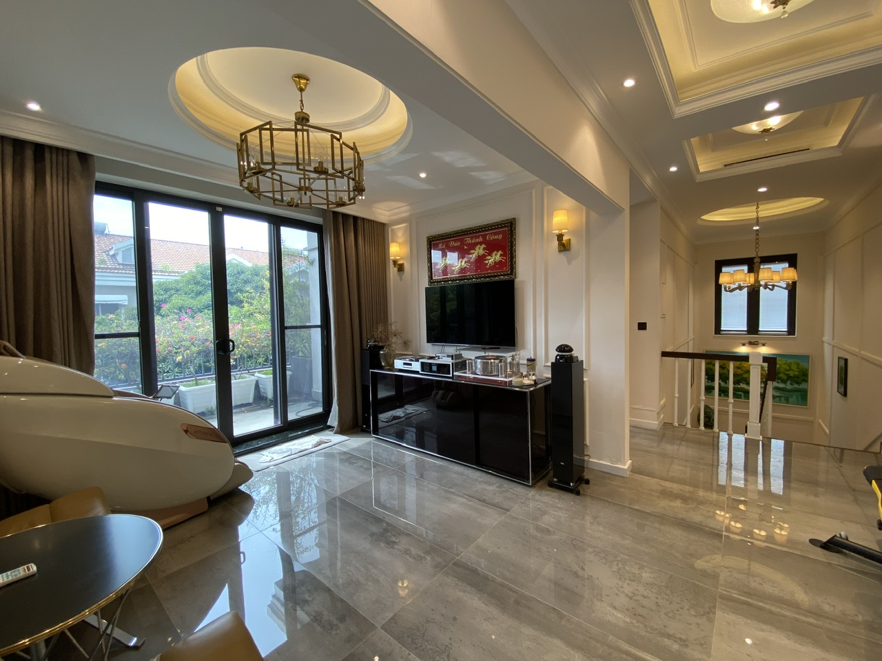 Bán Biệt Thự  Siêu Đẹp Khu Nam Viên Phú Mỹ Hưng. Nhà Trang Bị Full Nội Thất Mới 100%. Có Hồ Cá Coi + Phòng SAUNA + Sân Vườn Rộng - Thoáng Mát. Nhà Hướng Đông Nam. Quý AC Quan Tâm Vui Lòng Liên Hệ: hotline Em Thành Luân. Cảm Ơn AC Xem Tin - 6842