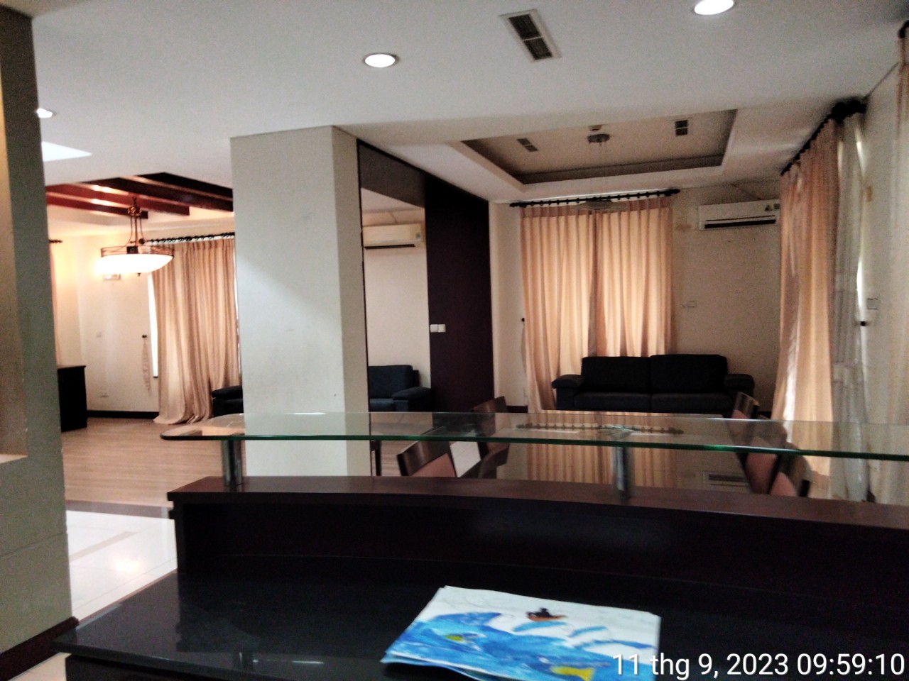 Bán biệt thự đơn lập Phú Gia, phú mỹ hưng. Q.7. Diện tích: 317m, 3 phòng ngủ rộng, phòng giúp việc, 4wc. Nội thất cao cấp, giá chỉ 89 tỷ (tl). Qúy khách xem nhà liên hệ: hotline Ngọc thư( zalo, viber) - 6881