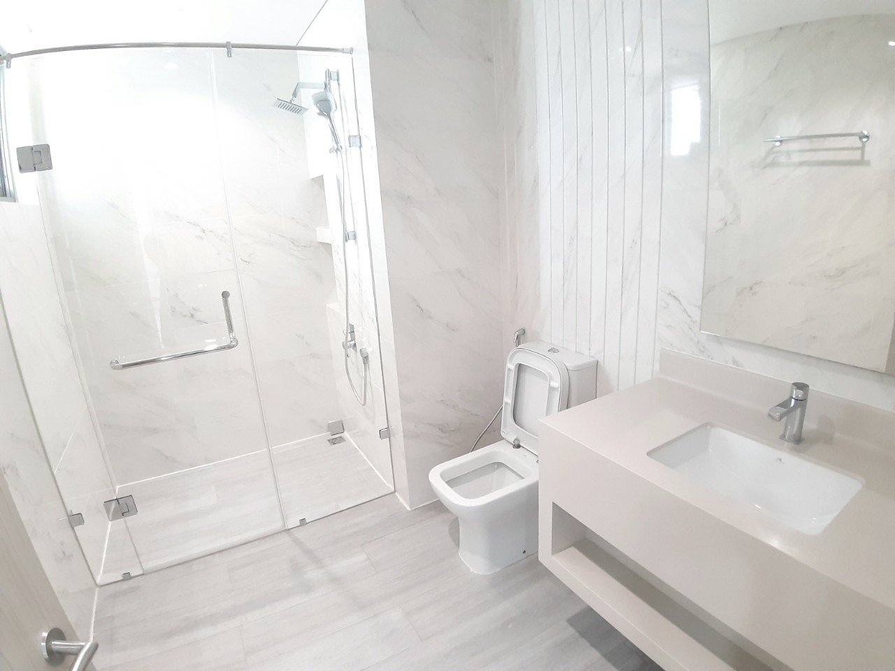 Chỉ một căn duy nhât tại  Midtown phú mỹ hưng quận 7 cho thuê giá rẻ bất ngờ. Diện tích: 130m, 3 phòng ngủ, 2wc, Nhà đẹp, nội thất đầy đủ, giá chỉ có 38 triệu/ tháng. Xem nhà liên hệ: hotline Ngọc Thư ( zalo, viber) - 6947