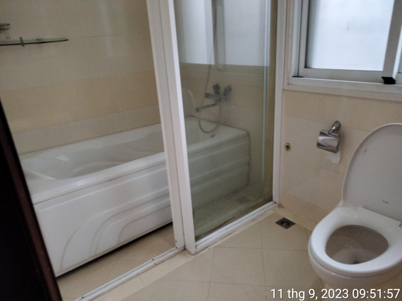 Bán biệt thự đơn lập Phú Gia, phú mỹ hưng. Q.7. Diện tích: 317m, 3 phòng ngủ rộng, phòng giúp việc, 4wc. Nội thất cao cấp, giá chỉ 90 tỷ (tl). Qúy khách xem nhà liên hệ: hotline Ngọc thư( zalo, viber) - 6981