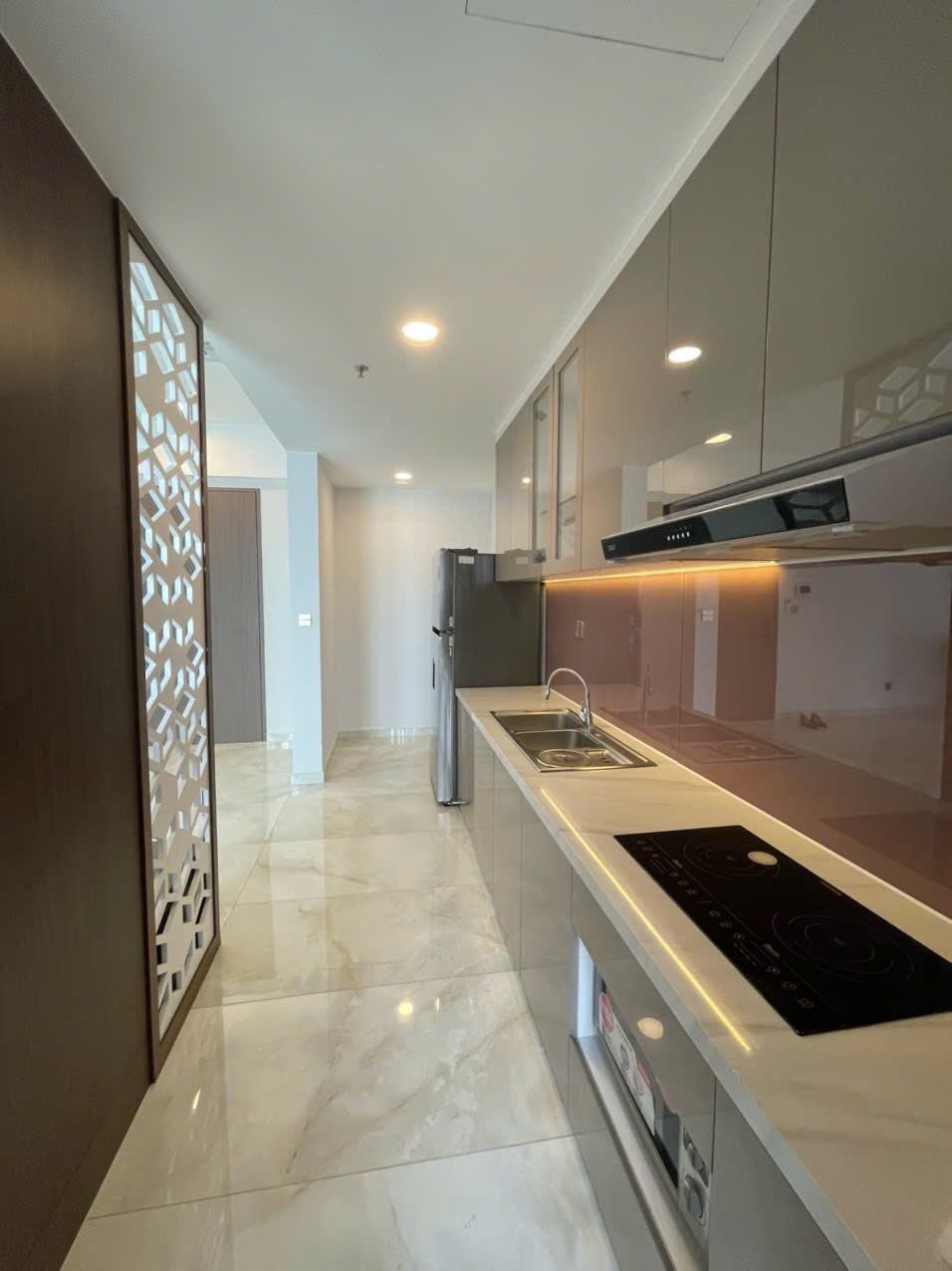 Cho thuê căn hộ Ascentia, phú mỹ hưng, quận 7. Diện tích: 108m, 3 phòng ngủ, nội thất cao cấp, sang trọng, giá chỉ 38tr/ tháng. Anh chị xem nhà liên hệ: hotline Ngọc Thư ( zalo, viber) - 7141