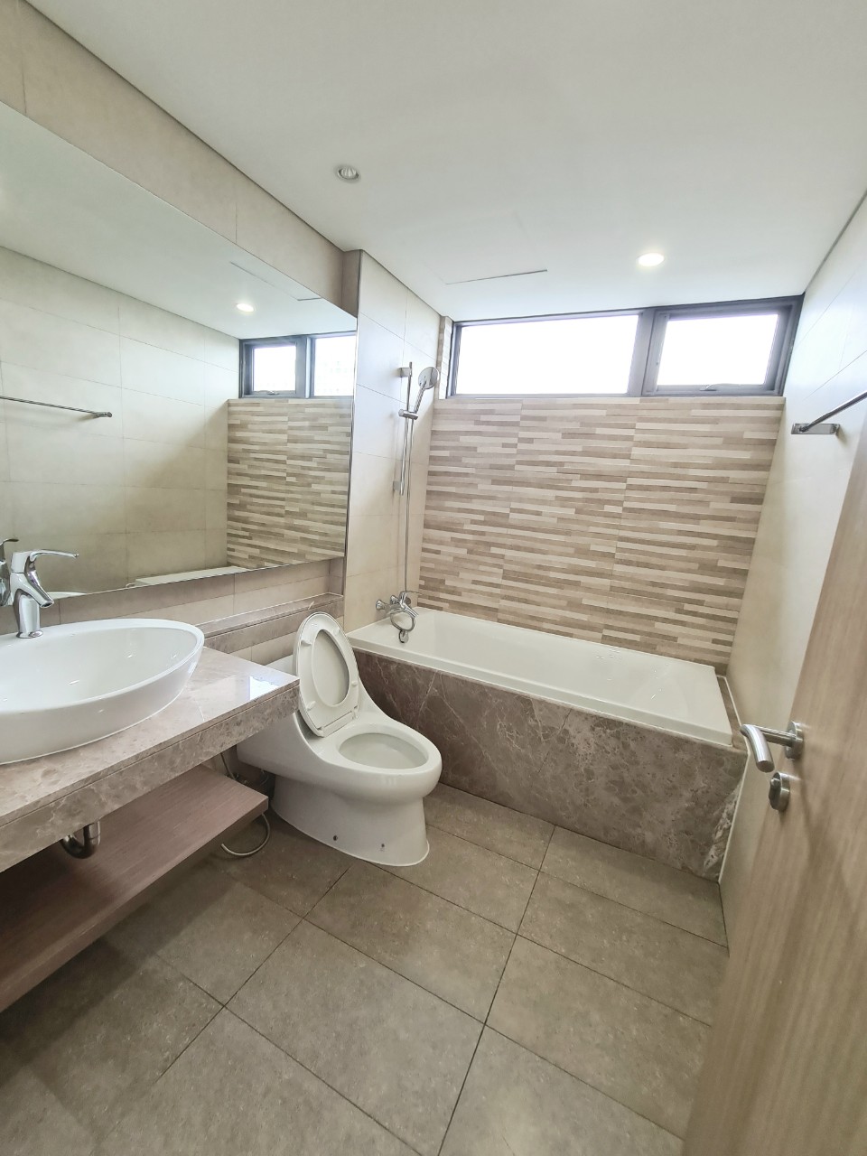 Cho thuê căn hộ cao cấp Urbanhill, phú mỹ hưng, quận 7. Diện tích: 78m, 2 phòng ngủ, nội thất cao cấp, giá chỉ 19 triệu/ tháng. Qúy khách xem nhà liên hệ: hotline Ngọc Thư ( zalo, viber) - 7155