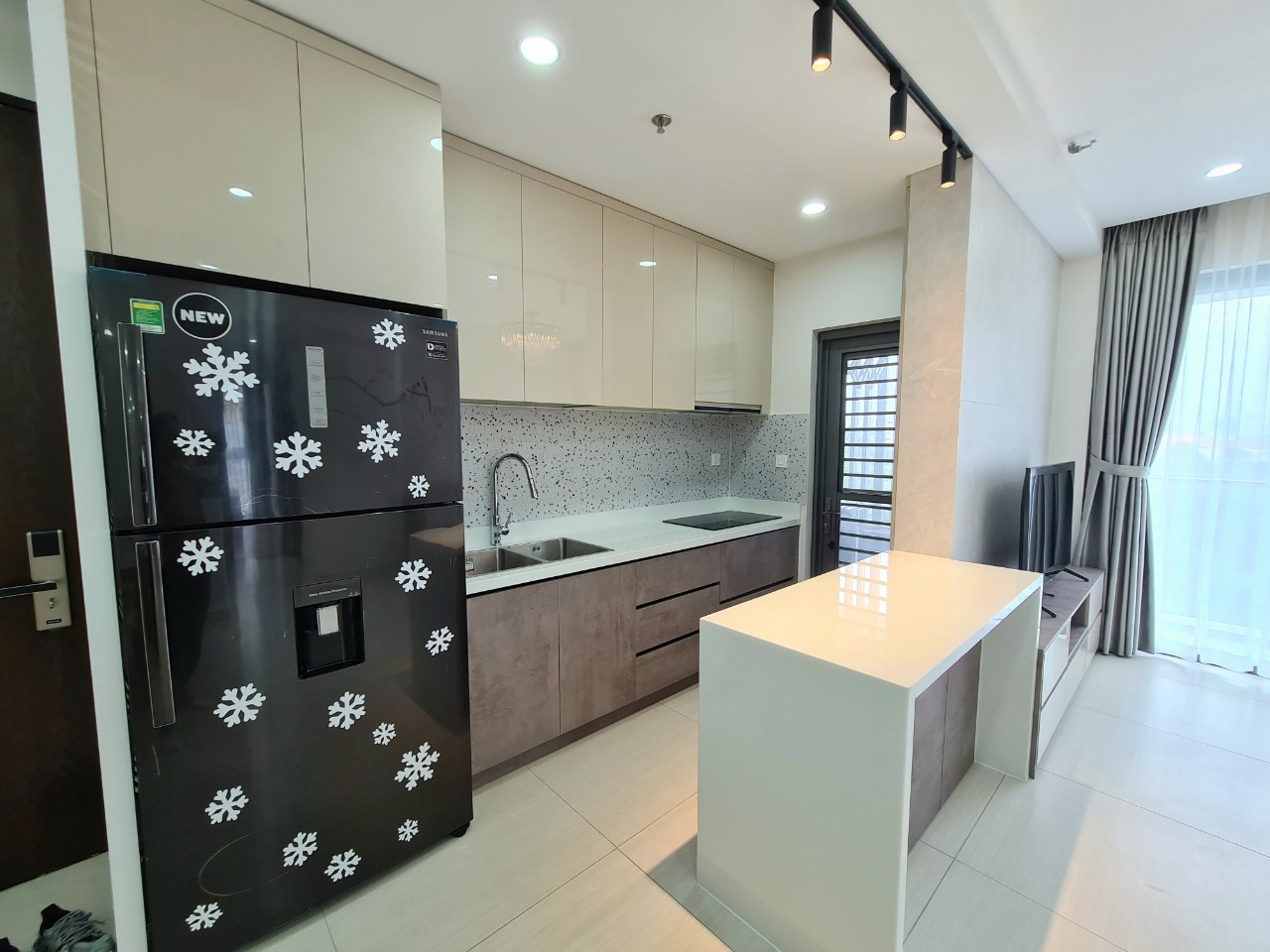 Cho thuê căn hộ cao cấp Urbanhill, phú mỹ hưng, quận 7. Diện tích: 78m, 2 phòng ngủ, nội thất cao cấp, giá chỉ 19 triệu/ tháng. Qúy khách xem nhà liên hệ: hotline Ngọc Thư ( zalo, viber) - 7152