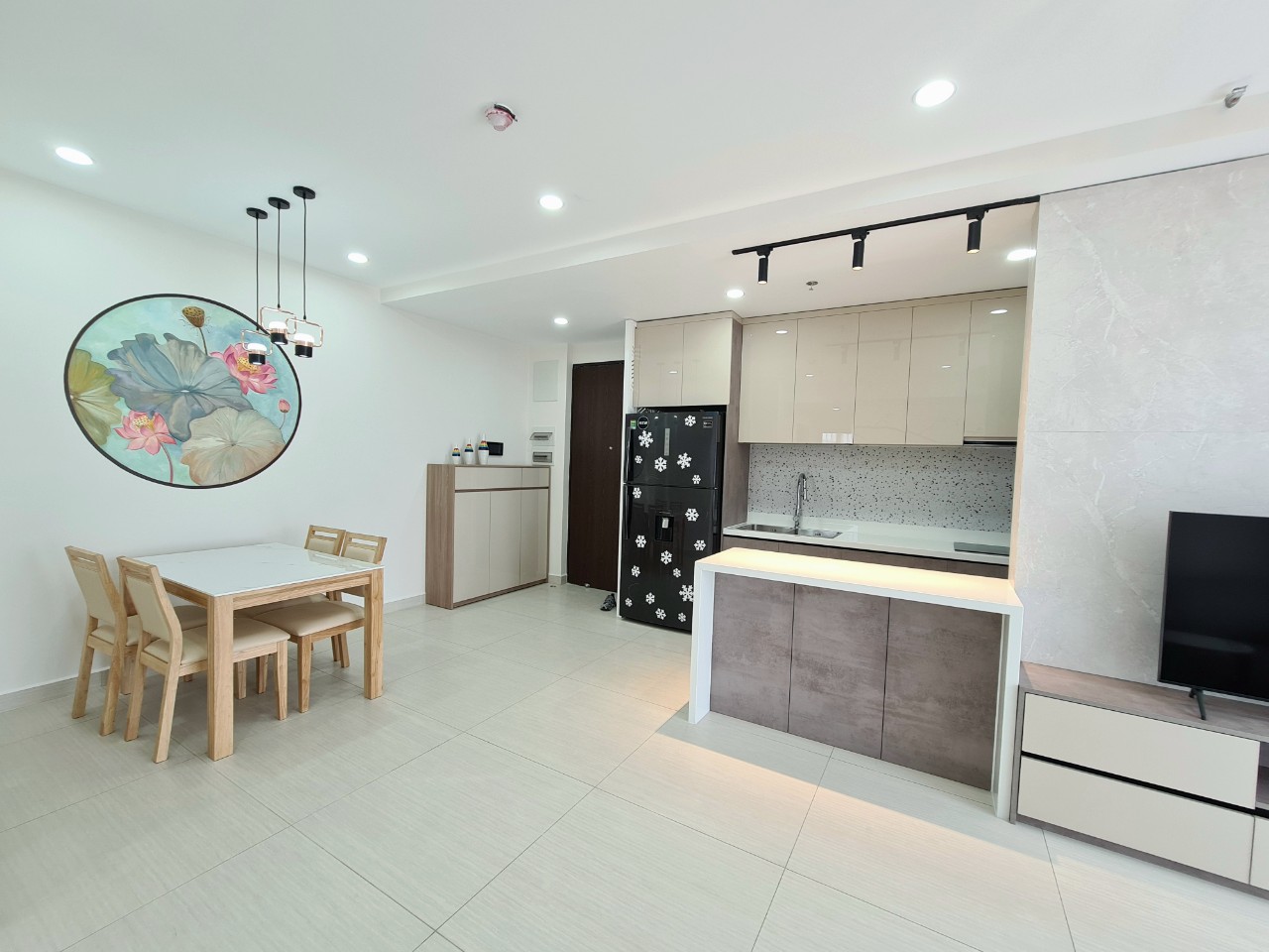 Cho thuê căn hộ cao cấp Urbanhill, phú mỹ hưng, quận 7. Diện tích: 78m, 2 phòng ngủ, nội thất cao cấp, giá chỉ 19 triệu/ tháng. Qúy khách xem nhà liên hệ: hotline Ngọc Thư ( zalo, viber) - 7151