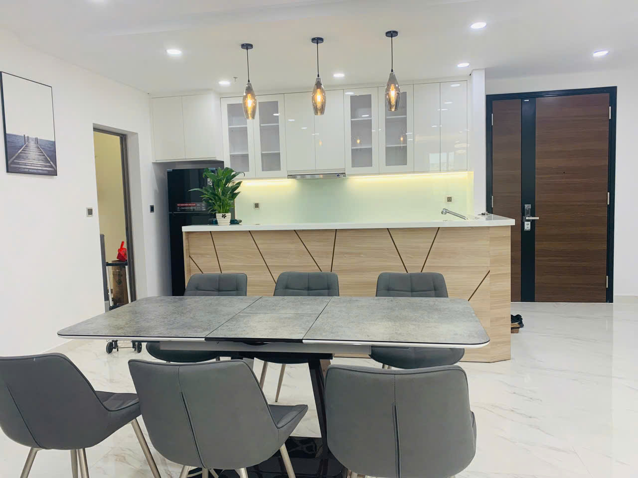 Cần bán căn hộ Midtown The Grand, phú mỹ hưng, quận 7. Diện tích: 135m, 3 phòng ngủ, nội thất cao cấp, nhà đang cho thuê dài hạn. Gía chỉ 13 tỷ. Anh chị xem nhà liên hệ: hotline Ngọc Thư ( zalo, viber) - 7196