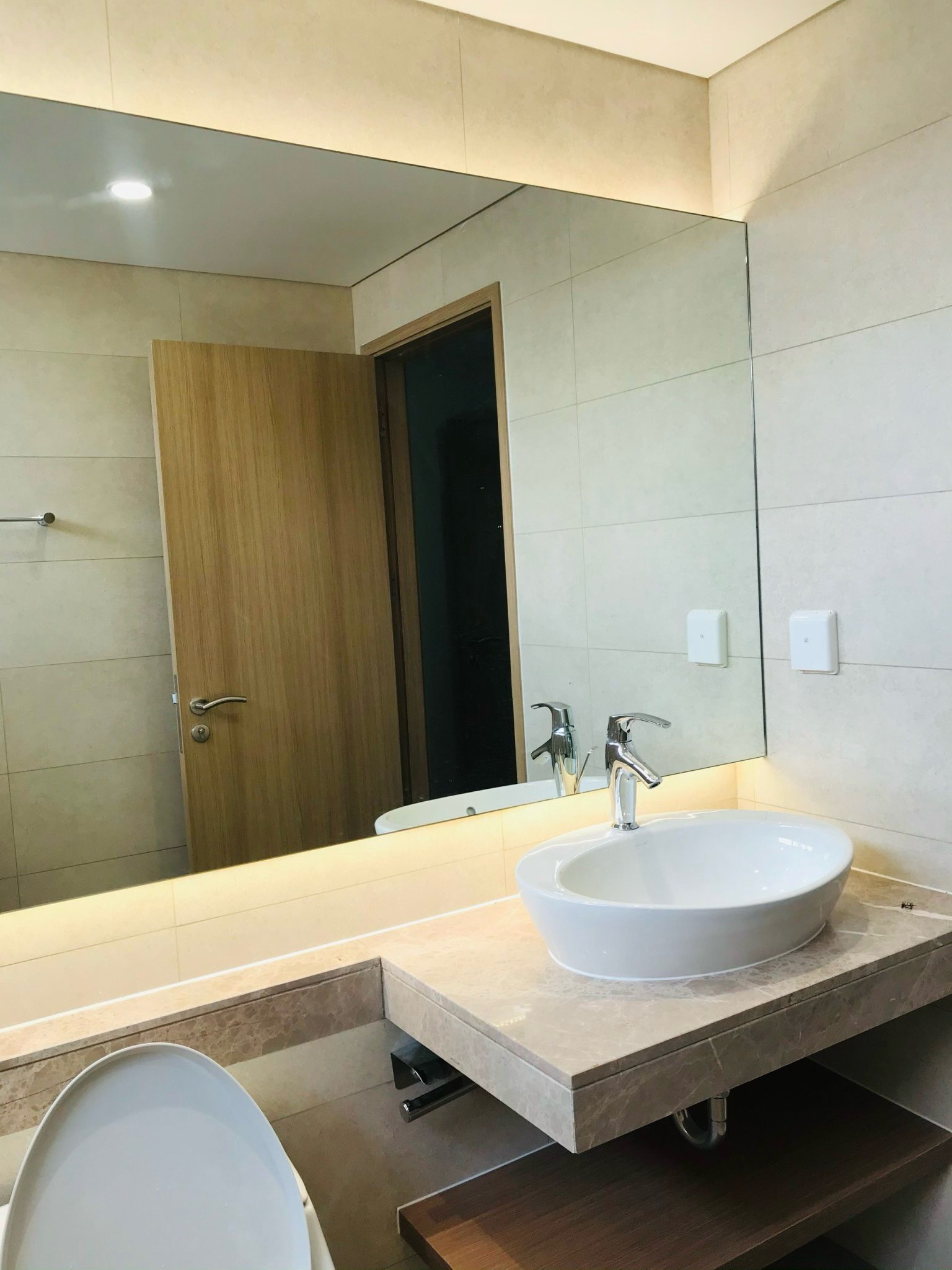 Bán căn hộ cao cấp Urbanhill, phú mỹ hưng, quận 7. Diện tích: 109m, 3 phòng ngủ, 2 wc. Nội thất cao cấp, ô xe miễn phí tầng hầm. Gía chỉ 9,5 tỷ . Qúy khách xem nhà liên hệ: hotline Ngọc Thư ( zalo, viber) - 7235