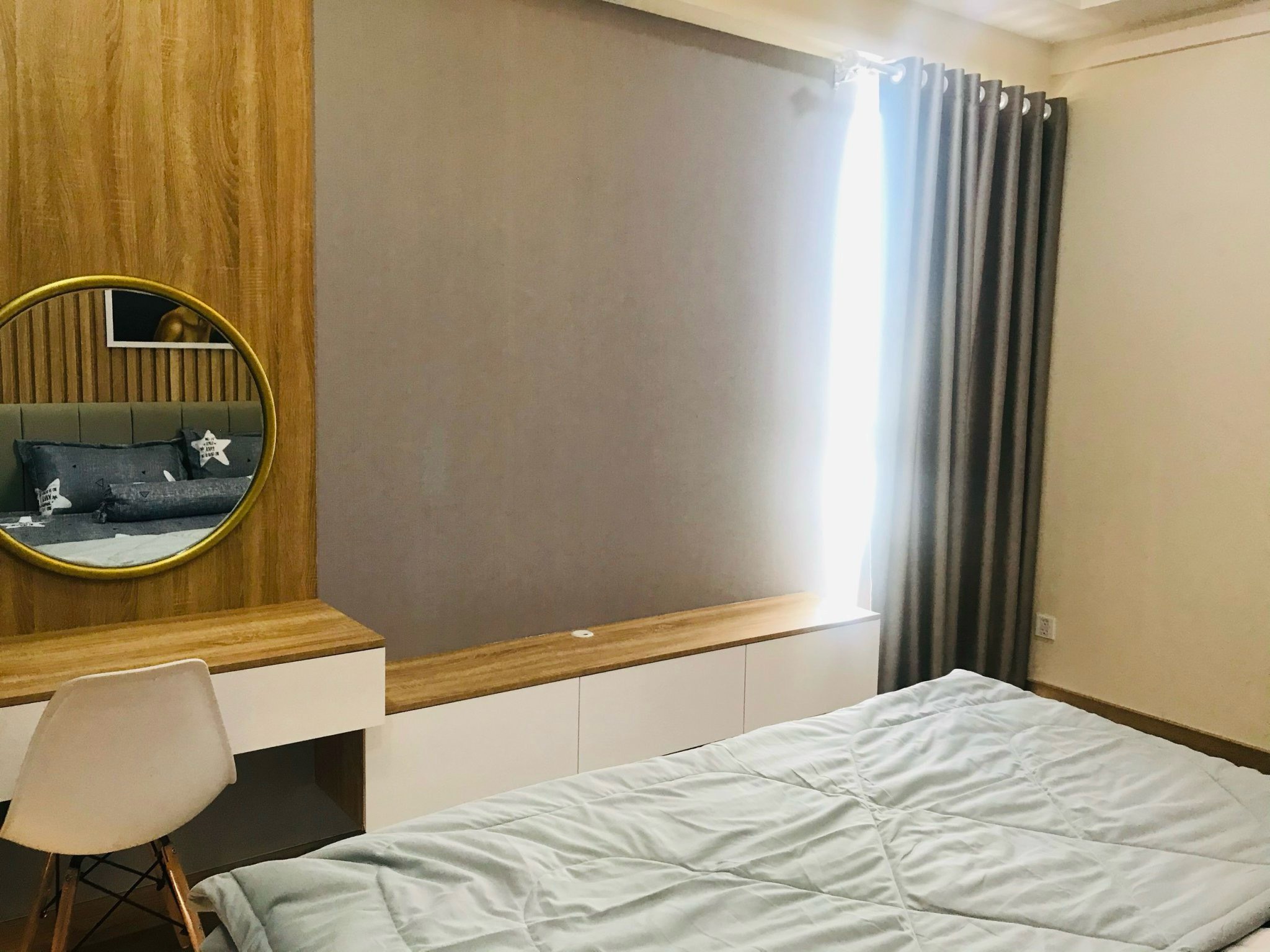 Bán căn hộ cao cấp Urbanhill, phú mỹ hưng, quận 7. Diện tích: 109m, 3 phòng ngủ, 2 wc. Nội thất cao cấp, ô xe miễn phí tầng hầm. Gía chỉ 9,5 tỷ . Qúy khách xem nhà liên hệ: hotline Ngọc Thư ( zalo, viber) - 7234