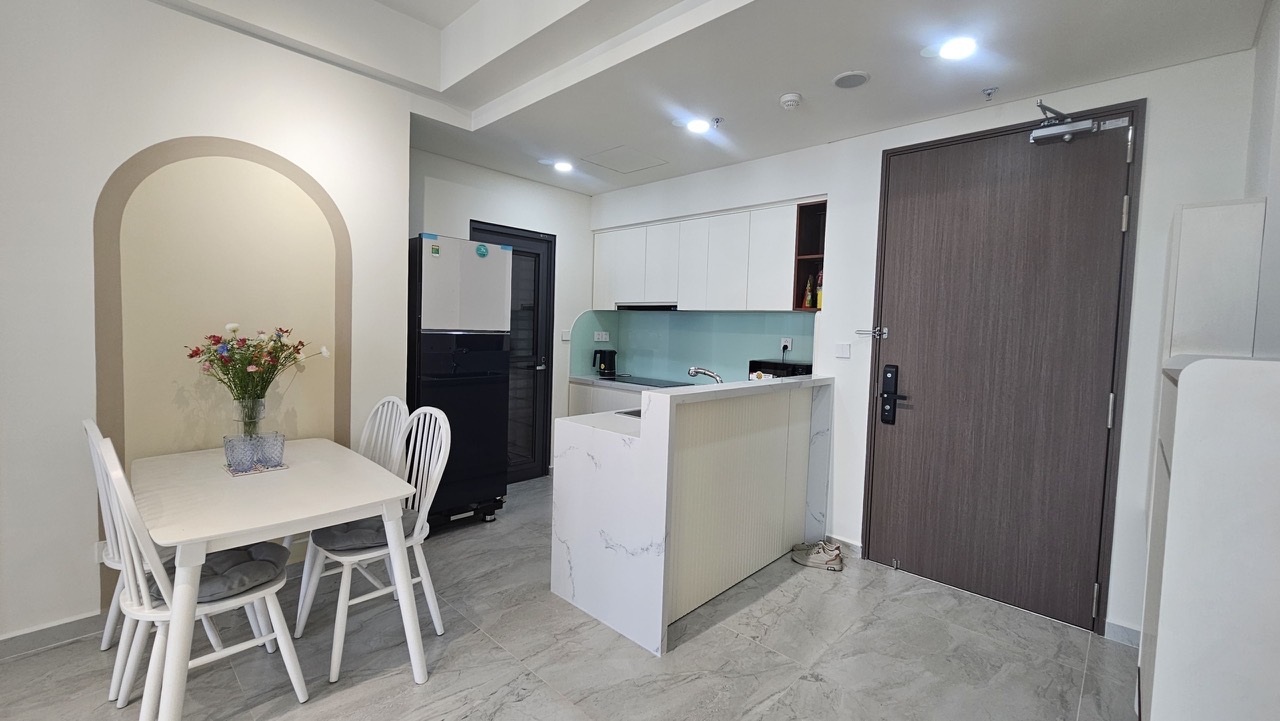 Cho thuê căn hộ Cardinal Court , phú mỹ hưng, quận 7. Dt: 78m, 2 phòng ngủ, nội thất cao cấp, nhà mới chưa ai ở. Gía chỉ 26 triệu/ tháng. Qúy khách xem nhà liên hệ: hotline Ngọc Thư ( zalo, viber) - 7312