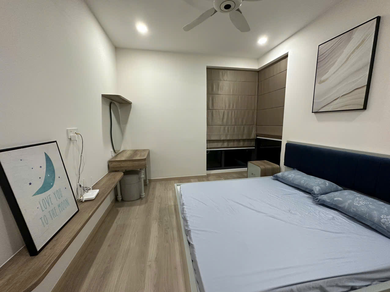 Cho thuê căn hộ Cardinal Court , phú mỹ hưng, quận 7. Dt: 78m, 2 phòng ngủ, nội thất cao cấp, nhà mới chưa ai ở. Gía chỉ 26 triệu/ tháng. Qúy khách xem nhà liên hệ: hotline Ngọc Thư ( zalo, viber) - 7325