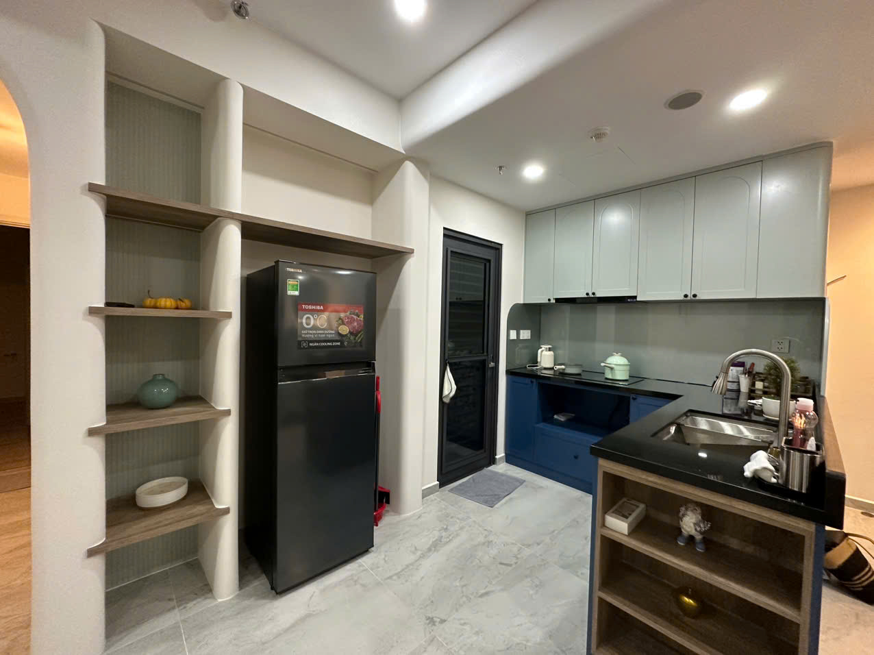 Cho thuê căn hộ Cardinal Court , phú mỹ hưng, quận 7. Dt: 78m, 2 phòng ngủ, nội thất cao cấp, nhà mới chưa ai ở. Gía chỉ 26 triệu/ tháng. Qúy khách xem nhà liên hệ: hotline Ngọc Thư ( zalo, viber) - 7324