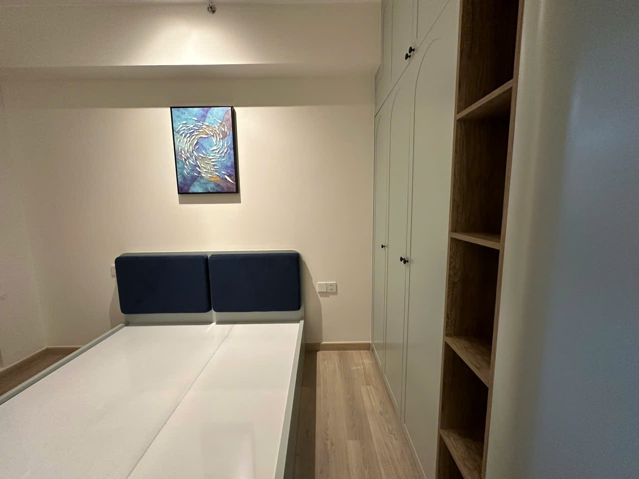 Cho thuê căn hộ Cardinal Court , phú mỹ hưng, quận 7. Dt: 78m, 2 phòng ngủ, nội thất cao cấp, nhà mới chưa ai ở. Gía chỉ 26 triệu/ tháng. Qúy khách xem nhà liên hệ: hotline Ngọc Thư ( zalo, viber) - 7326