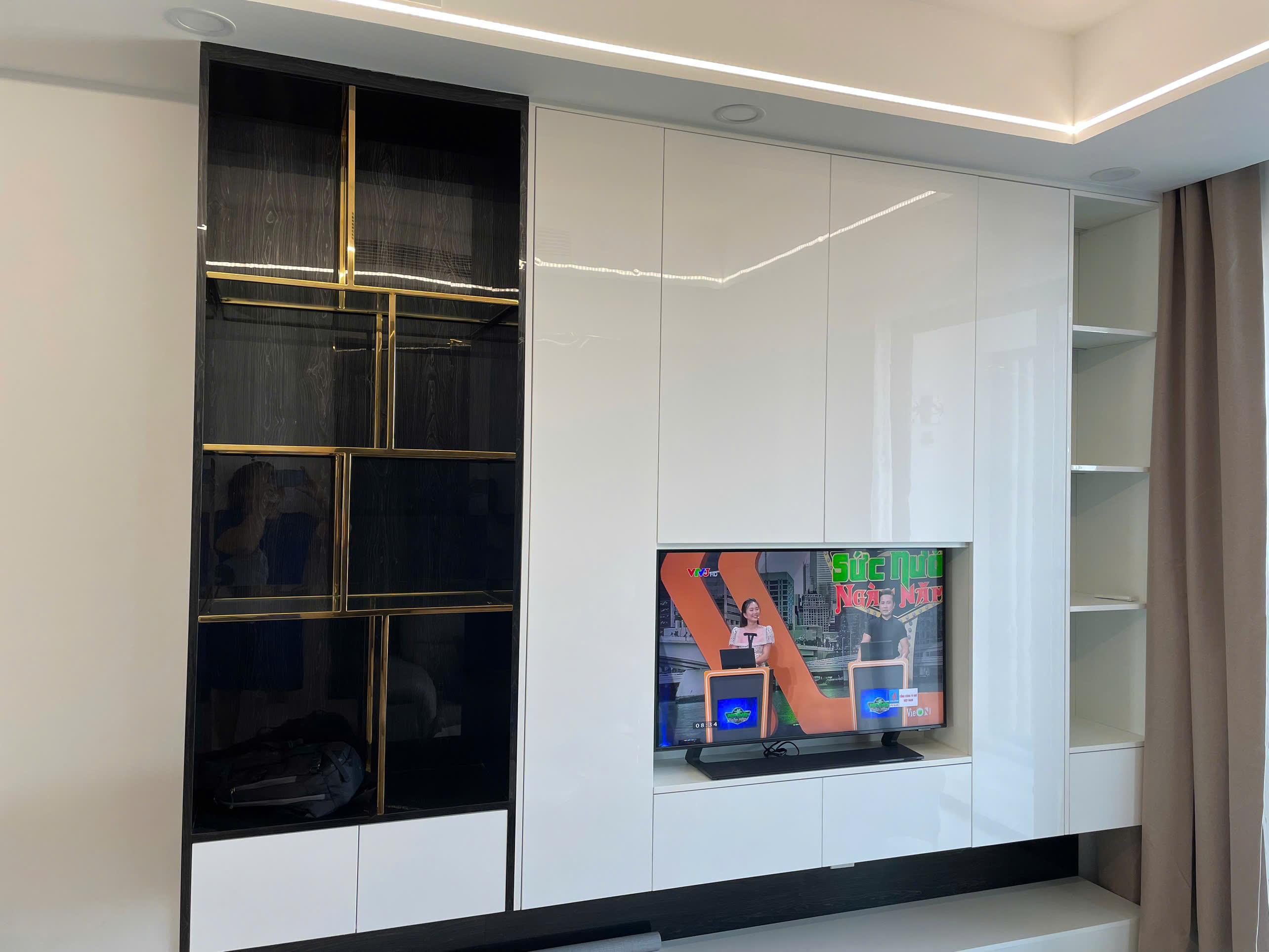 Cần bán căn hộ Hưng Phúc Premier, phúc mỹ hưng, quận 7. Diện tích: 79m, 2 phòng ngủ, 2wc. Nội thất cao cấp, view biệt thự . Giá chỉ 7 tỷ . Qúy khách xem nhà liên hệ: hotline Ngọc Thư ( zalo, viber) - 7471