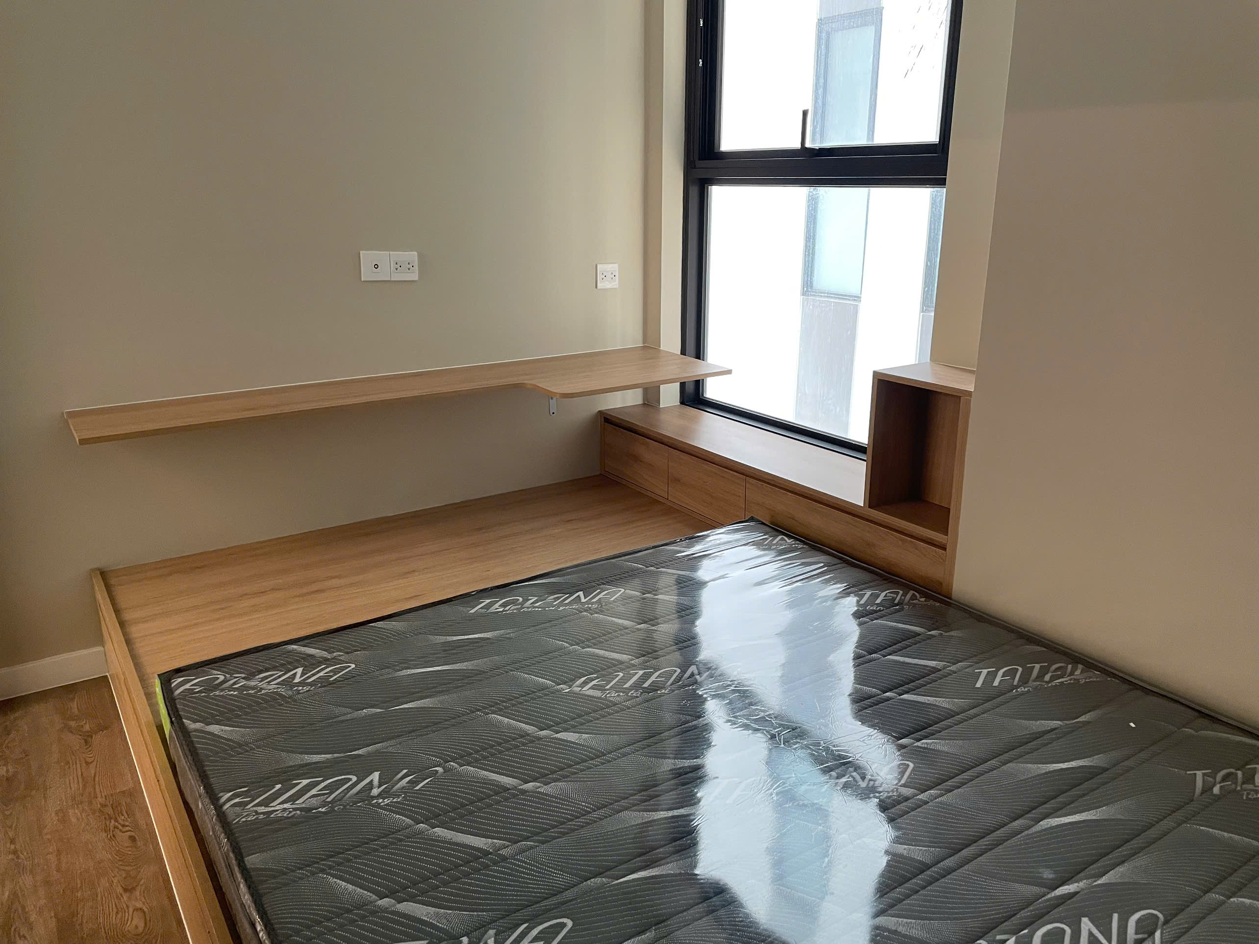 Cần bán căn hộ Hưng Phúc Premier, phúc mỹ hưng, quận 7. Diện tích: 79m, 2 phòng ngủ, 2wc. Nội thất cao cấp, view biệt thự . Giá chỉ 7 tỷ . Qúy khách xem nhà liên hệ: hotline Ngọc Thư ( zalo, viber) - 7470