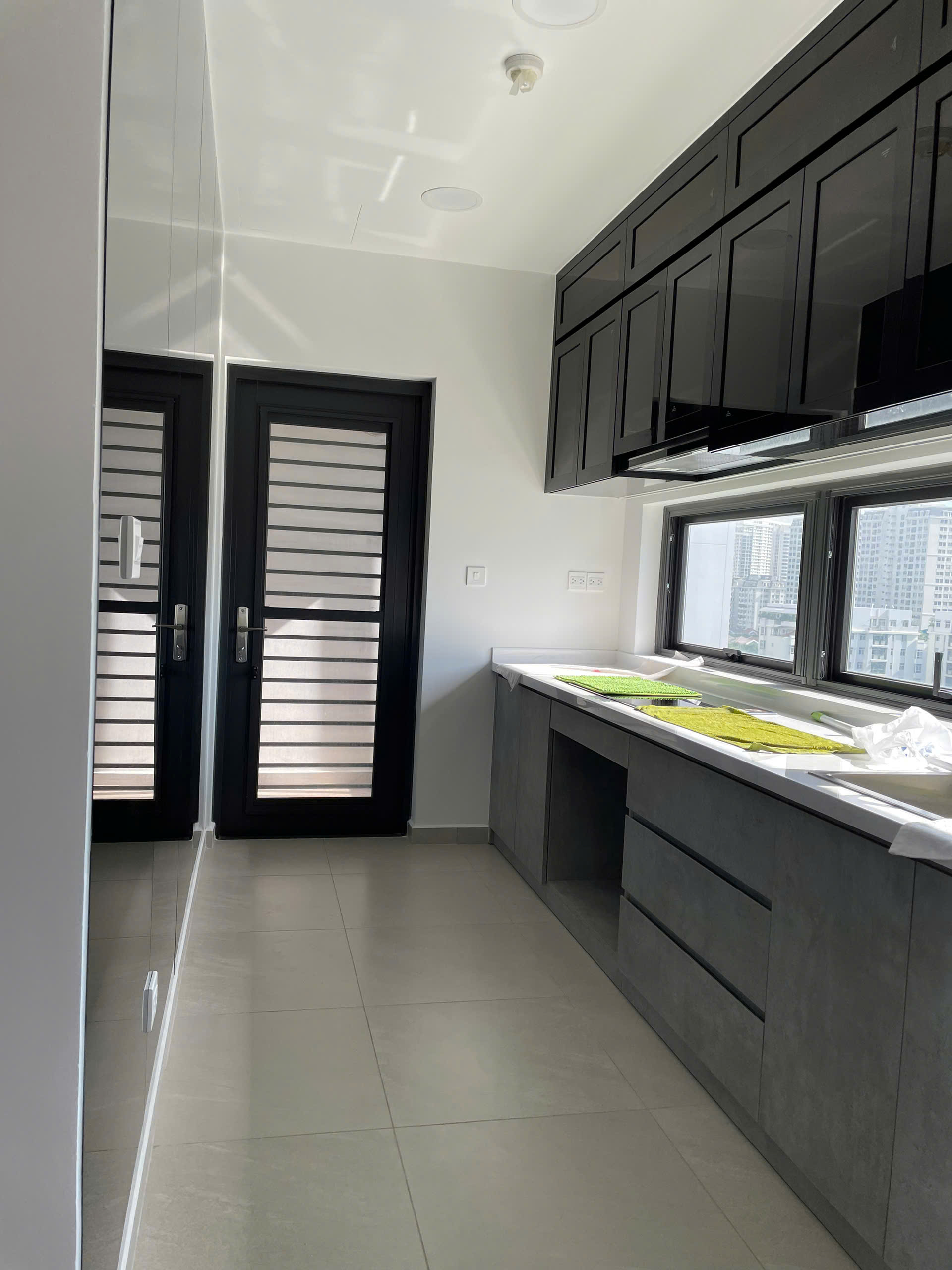 Cần bán căn hộ Hưng Phúc Premier, phúc mỹ hưng, quận 7. Diện tích: 79m, 2 phòng ngủ, 2wc. Nội thất cao cấp, view biệt thự . Giá chỉ 7 tỷ . Qúy khách xem nhà liên hệ: hotline Ngọc Thư ( zalo, viber) - 7465