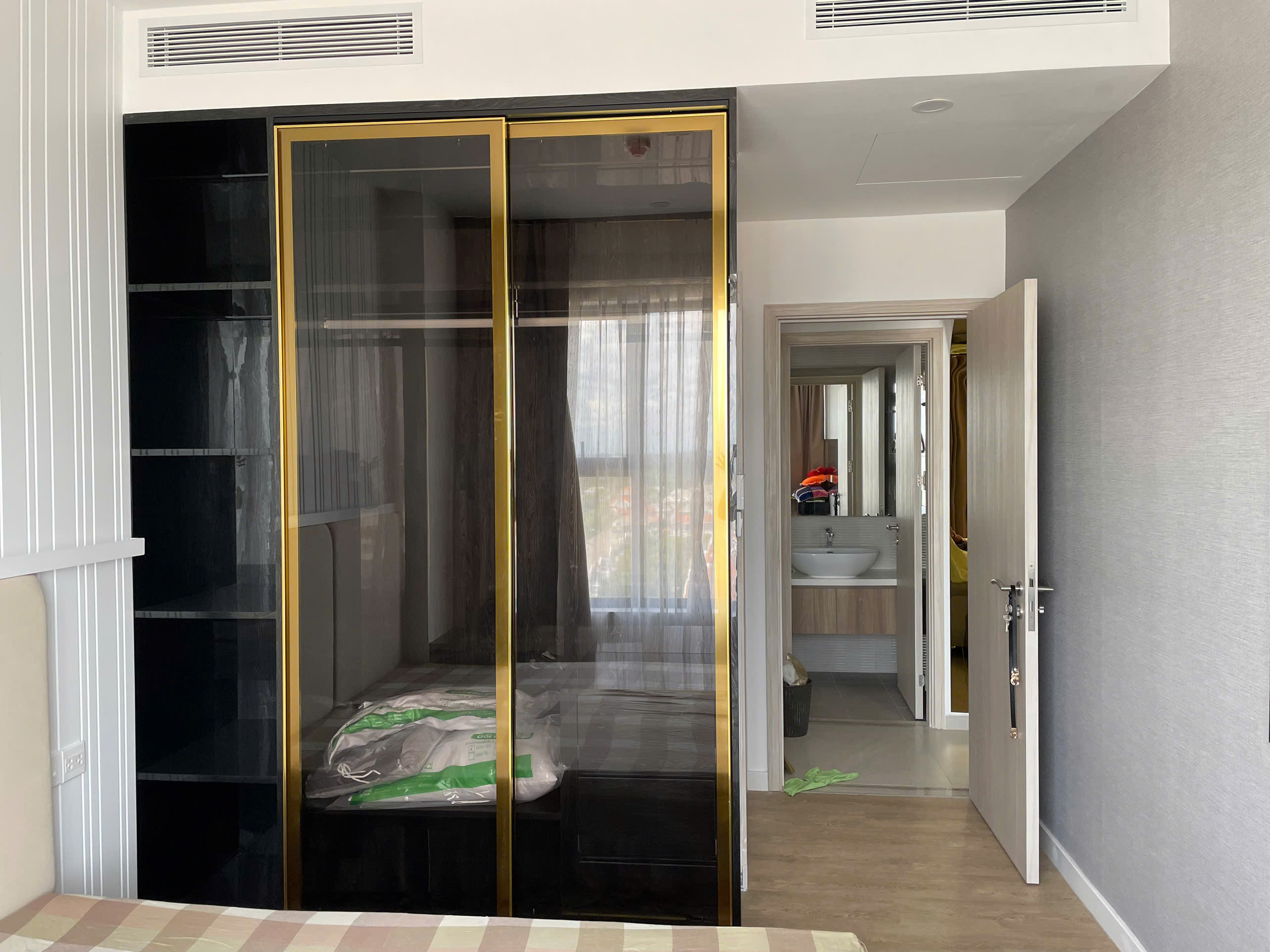 Cần bán căn hộ Hưng Phúc Premier, phúc mỹ hưng, quận 7. Diện tích: 79m, 2 phòng ngủ, 2wc. Nội thất cao cấp, view biệt thự . Giá chỉ 7 tỷ . Qúy khách xem nhà liên hệ: hotline Ngọc Thư ( zalo, viber) - 7468