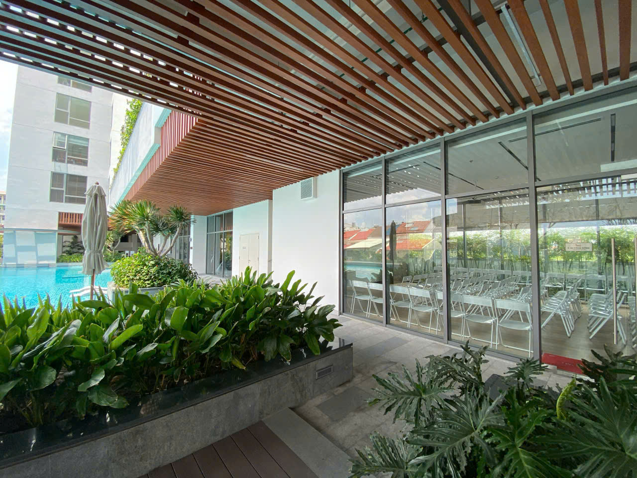 Cho thuê căn hộ Urbanhill, phú mỹ hưng, quận 7. Diện tích: 79m, 2 phòng ngủ, nội thất cơ bản như bếp, rèm, máy lạnh. Gía chỉ 18tr/ tháng. Qúy khách xem nhà liên hệ: hotline Ngọc Thư ( zalo, viber) - 7506