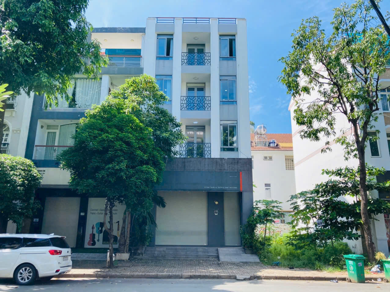 Cho Thuê Nhà Phố Mặt Tiền Phạm Thái Bường PMH-Q7. Nhà Thiết Kế Sàn Suốt -Thang Máy. Thích Hợp Kinh Doanh - VP. E Luân