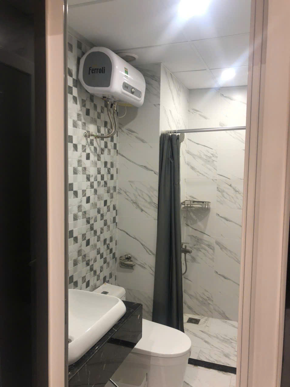 Cho thuê shophouse Midtown The Synature, phú mỹ hưng, quận 7. Diện tích: 41,5 m + 30m lửng. Nội thất đầy đủ, cao cấp, giá chỉ 19tr/ tháng. Anh chị xem nhà liên hệ: hotline Ngọc Thư ( zalo, viber) - 7539