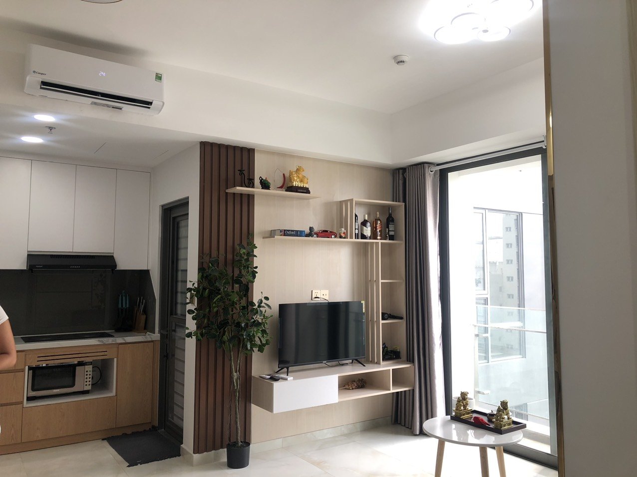 Cần cho thuê căn hộ Ascentia, phú mỹ hưng, quận 7. Diện tích: 55.8 m, thiết kế 1 phòng ngủ rộng, nội thất đầy đủ, giá chỉ: 18tr. Qúy khách xem nhà liên hệ: hotline Ngọc Thư ( zalo, viber) - 7542