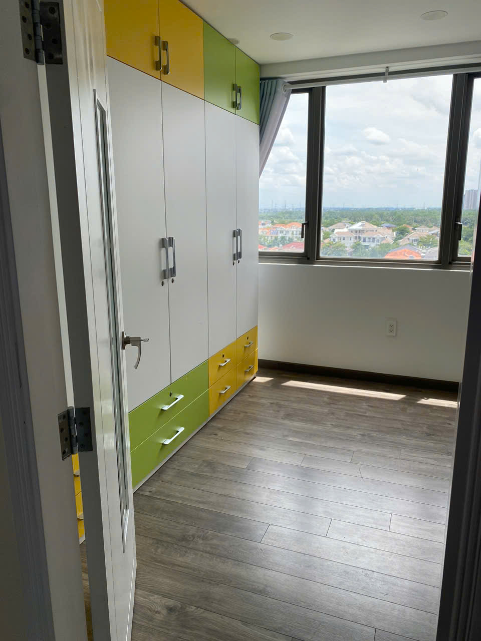 Cho thuê căn hộ Hưng Phúc, phú mỹ hưng, quận 7. Diện tích: 97m, thiết kế 2 phòng ngủ, 1 kho. Nội thất đầy đủ, vào ở ngay, giá chỉ 19tr/ tháng. Anh chị xem nhà liên hệ: hotline Ngọc Thư ( zalo, viber) - 7579