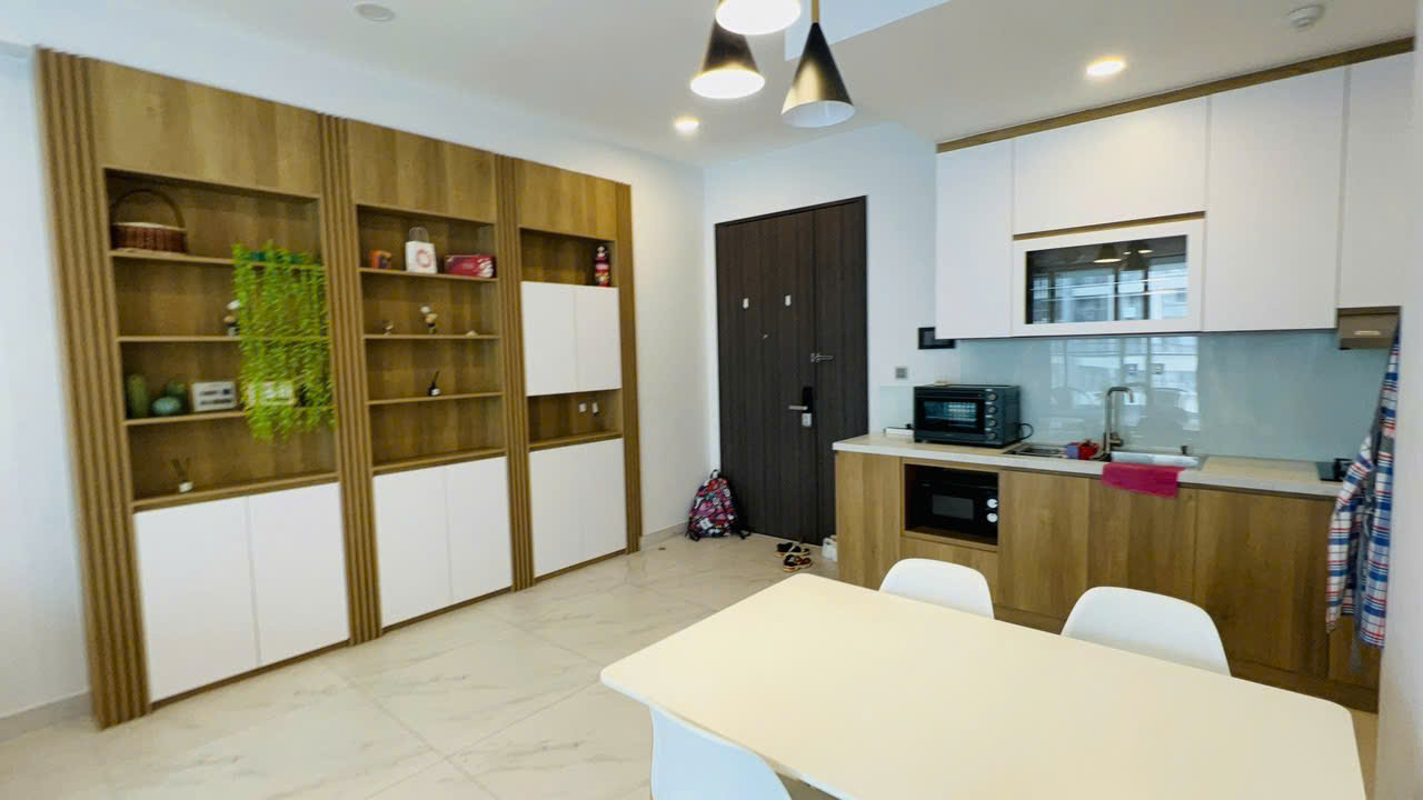 Cho thuê căn hộ Midtown, phú mỹ hưng, Diện tích: 81m, 2 phòng ngủ, 2 wc. Nội thất cao cấp, giá cho thuê chỉ 23tr/ tháng. Anh chị xem nhà liên hệ: hotline Ngọc thư ( zalo, viber) - 7604