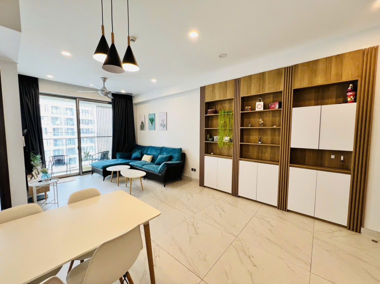 Cho thuê căn hộ Midtown, phú mỹ hưng, Diện tích: 81m, 2 phòng ngủ, 2 wc. Nội thất cao cấp, giá cho thuê chỉ 23tr/ tháng. Anh chị xem nhà liên hệ: hotline Ngọc thư ( zalo, viber) - 7609