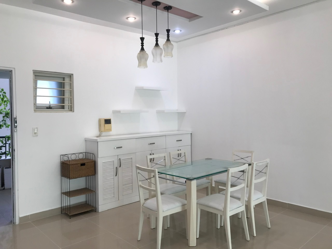 Cho thuê căn hộ Cao Cấp Cảnh Viên 1, Phú Mỹ Hưng, 123 m2, 3PN, Nhà đẹp, View công viên thoáng mát. Liên hệ: hotline (Đình Hải) - 7673