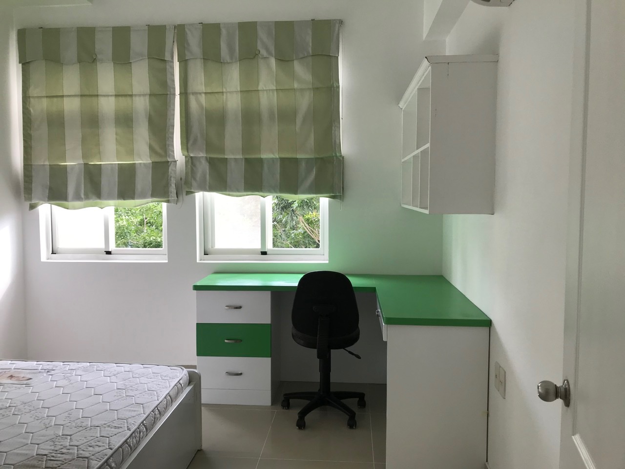 Cho thuê căn hộ Cao Cấp Cảnh Viên 1, Phú Mỹ Hưng, 123 m2, 3PN, Nhà đẹp, View công viên thoáng mát. Liên hệ: hotline (Đình Hải) - 7671