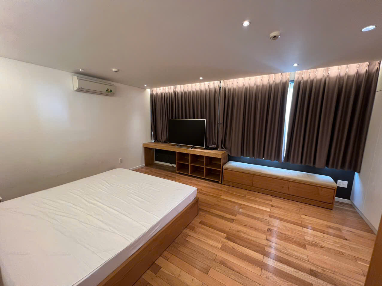 HOT! Cho thuê nhanh Căn hộ cao cấp Nam Phúc - Le Jardin, Phú Mỹ Hưng, 114m2, 2PN, 2WC. Nhà siêu đẹp, Giá siêu rẻ. Liên hệ: hotline (Đình Hải) - 7676