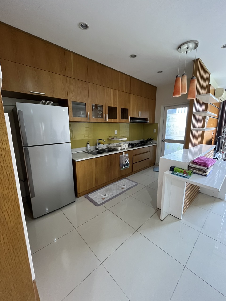 Cho thuê căn hộ cao cấp Riverpark Residence, Phú Mỹ Hưng, 128 m2, Nội thất cao cấp, View sông tuyệt đẹp, giá cực hợp lý chỉ 38tr/tháng. LH ngay hotline (Đình Hải) - 7699