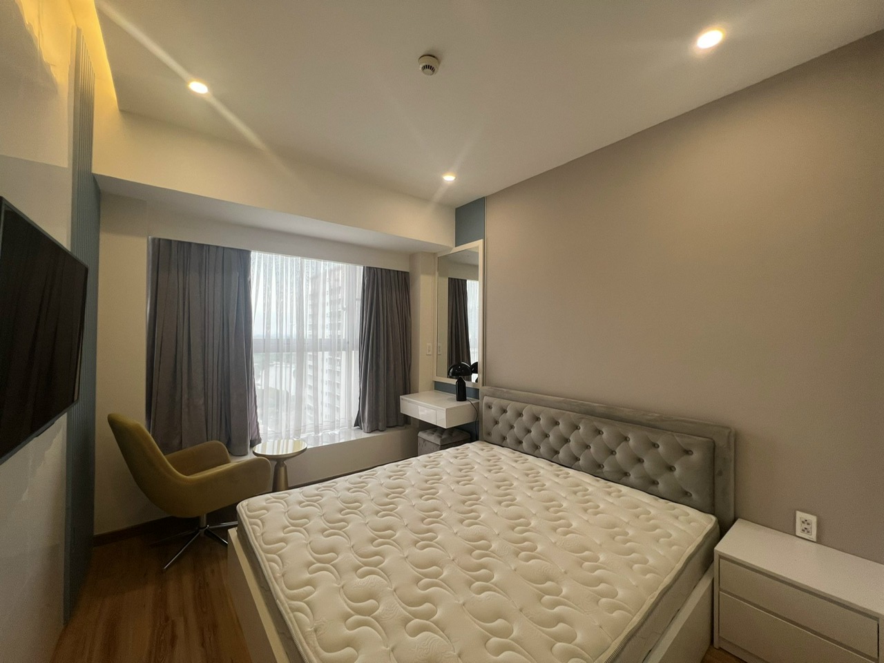 Cần bán nhanh Căn hộ Cao cấp Scenic Valley 1, Phú Mỹ Hưng, Q.7, 103m2, 3PN, 2WC, Cam kết nhà đẹp như hình. Giá chỉ 8.5 tỷ. LH: hotline (Đình Hải) - 7703