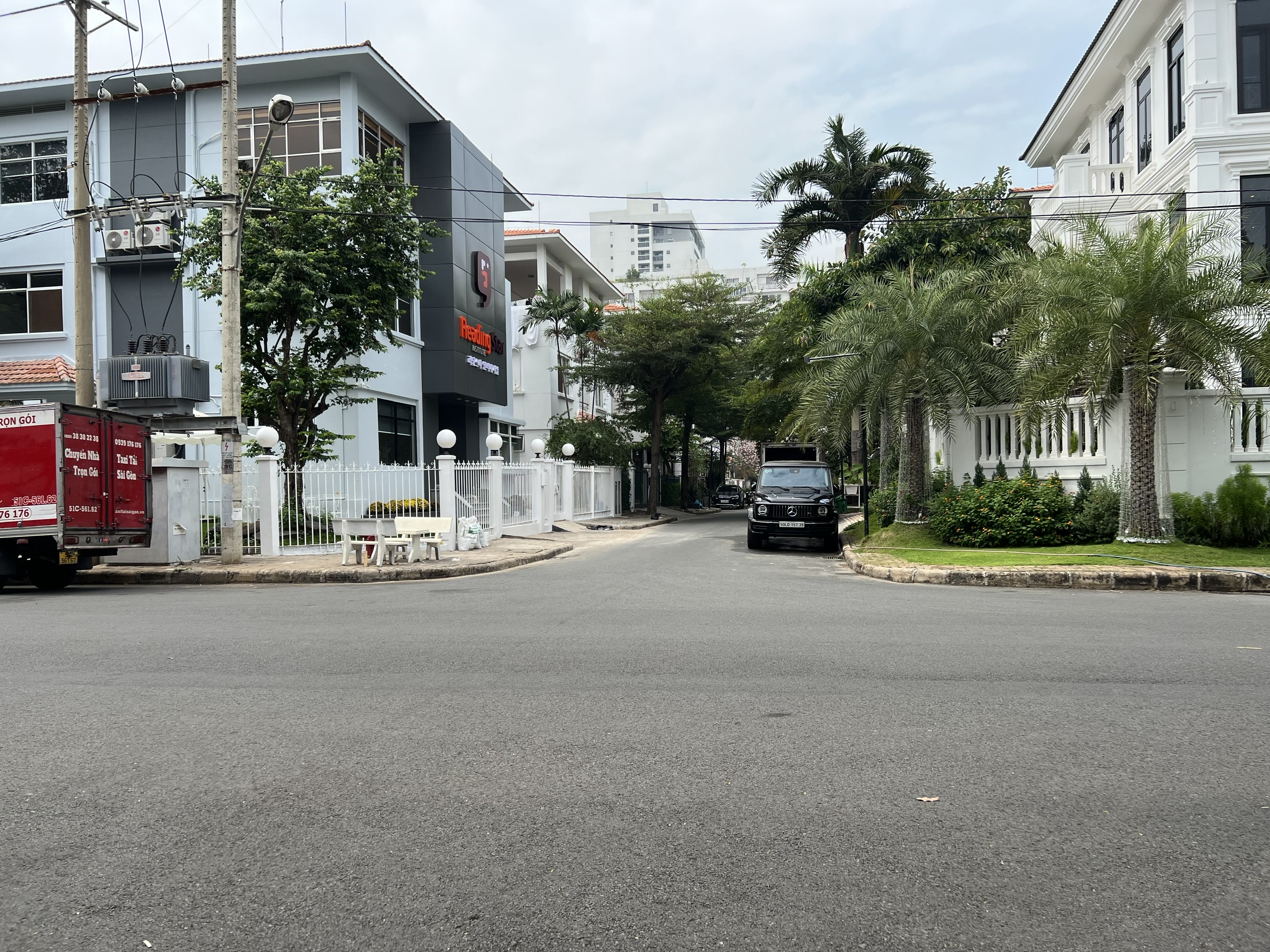 Bán Biệt thự đơn lập góc 2 mặt tiền khu Mỹ Kim 2 - PMH, Q.7. DT: 320m2, 1T2L, HĐT cao, giá 125 tỷ. LH: Tú Anh hotline - 7779