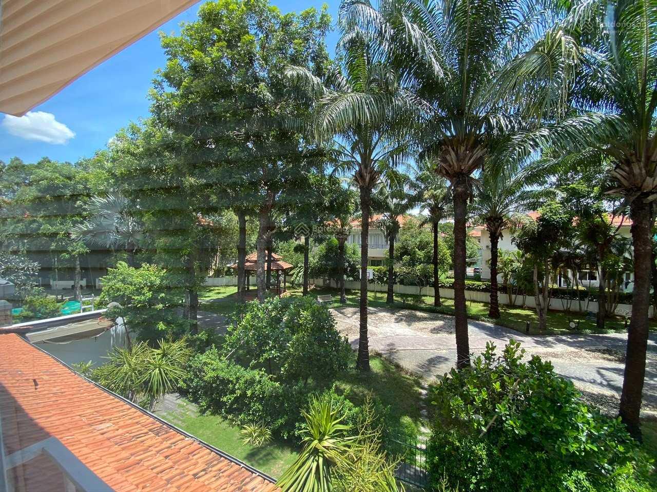 Chính chủ gửi bán căn đơn lập Phú Gia, PMH, Q.7, DT 317m2, giá chỉ 110 tỷ. LH: Tú Anh hotline - 7783